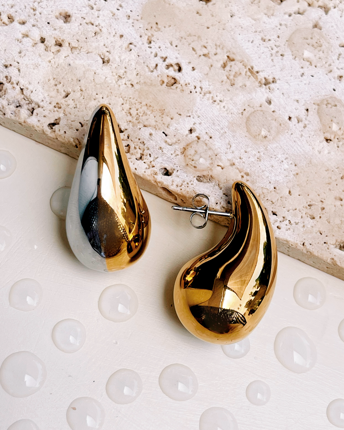Theodora (Two Tone) Chunky Teardrop Waterdrop Design Side Half Gold Half Silver Stud Gold Drop Earrings