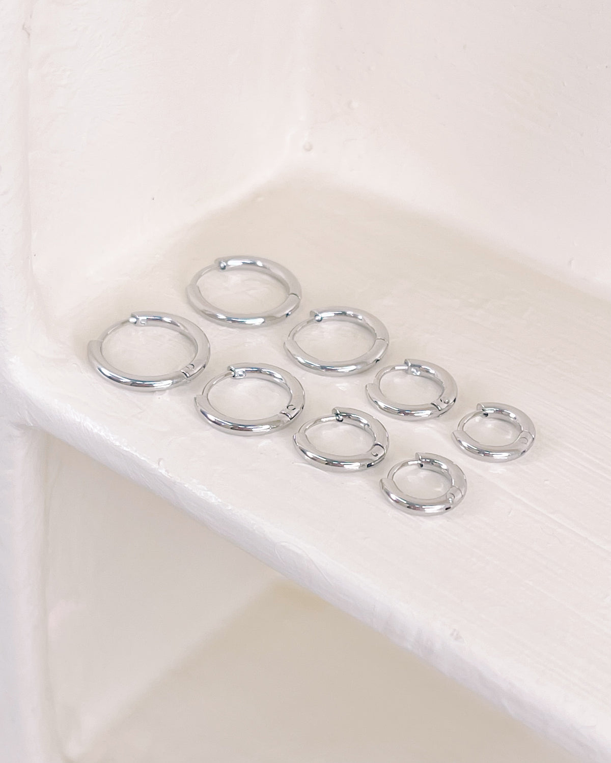 Skylar (Silver) Classic Round Huggies