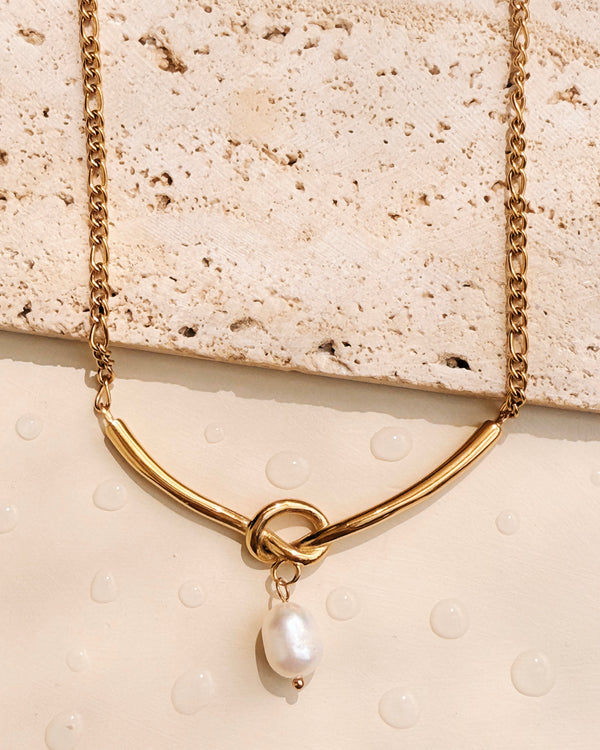 Eden Figaro Chain V-Shaped Interlaced Long Bar Pendant Pearl Drop