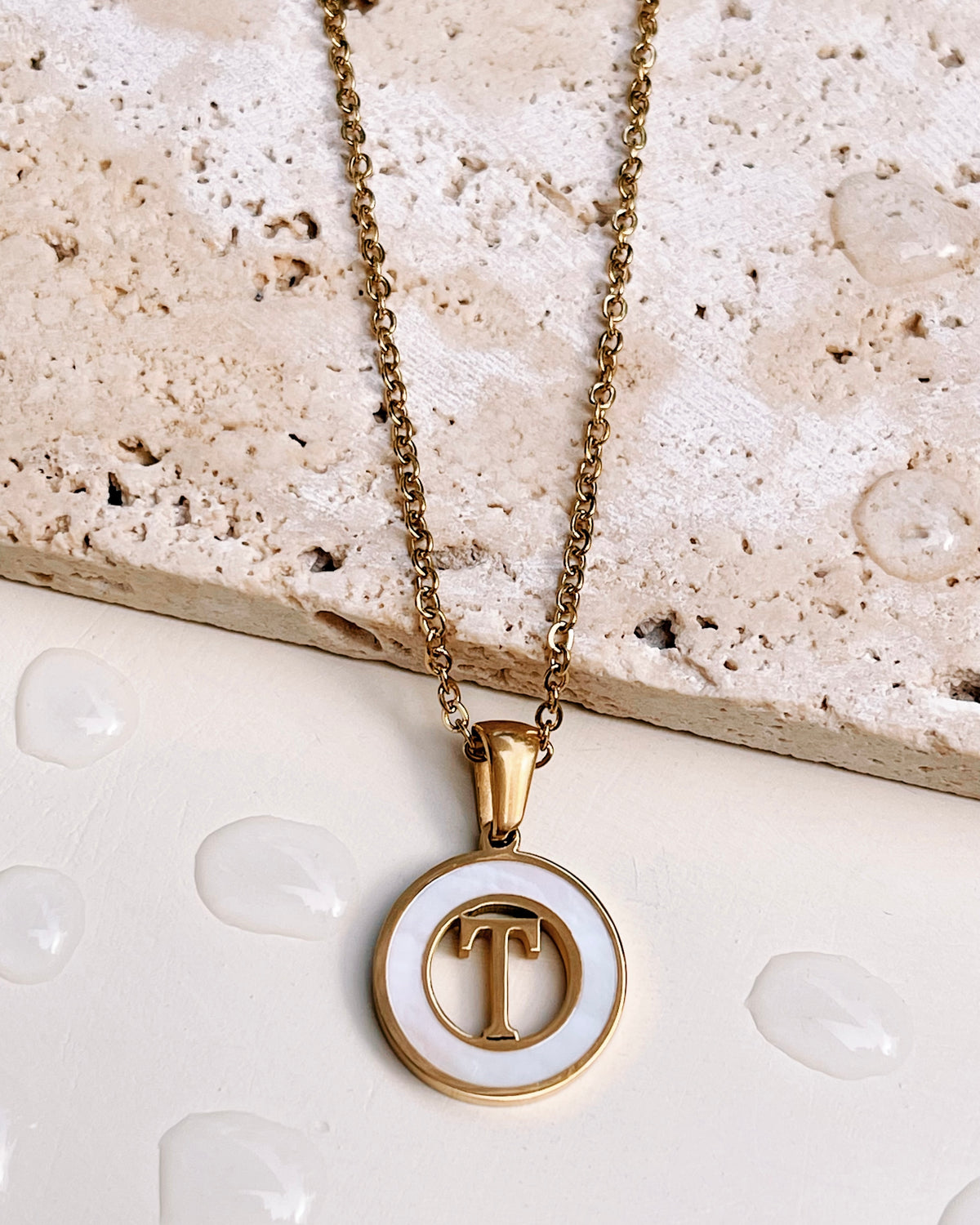 Abigail Letter Initials (A-Z) Shell Pendant Link Chain Gold Necklace