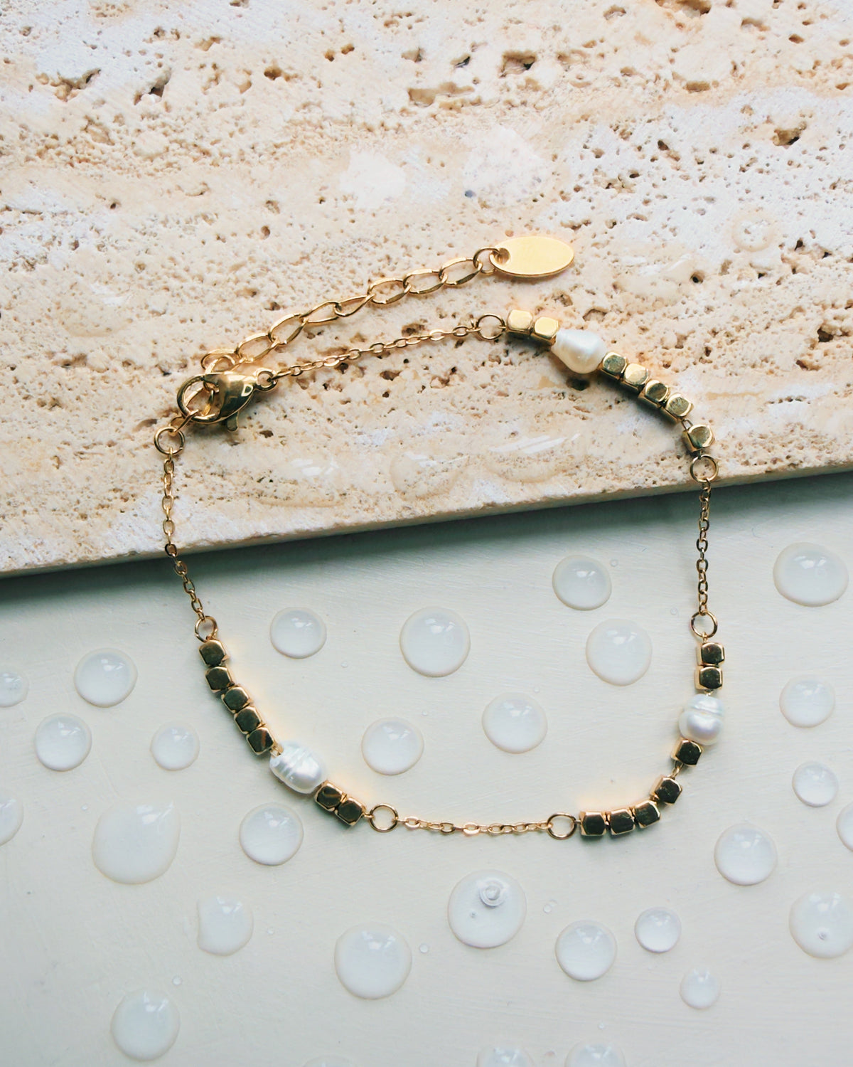 Idalia Multi-Faceted Box Beads Pearl Cluster Chain Link Chain Gold Bracelet