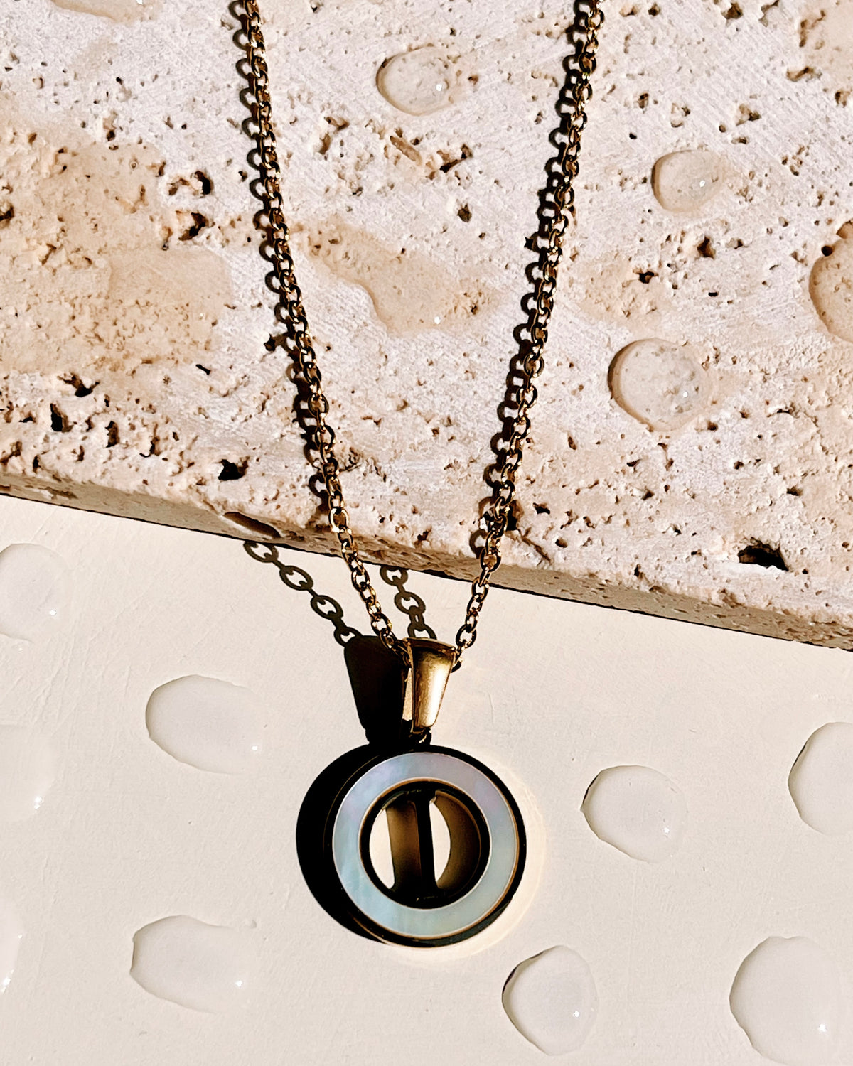 Abigail Letter Initials (A-Z) Shell Pendant Link Chain Gold Necklace