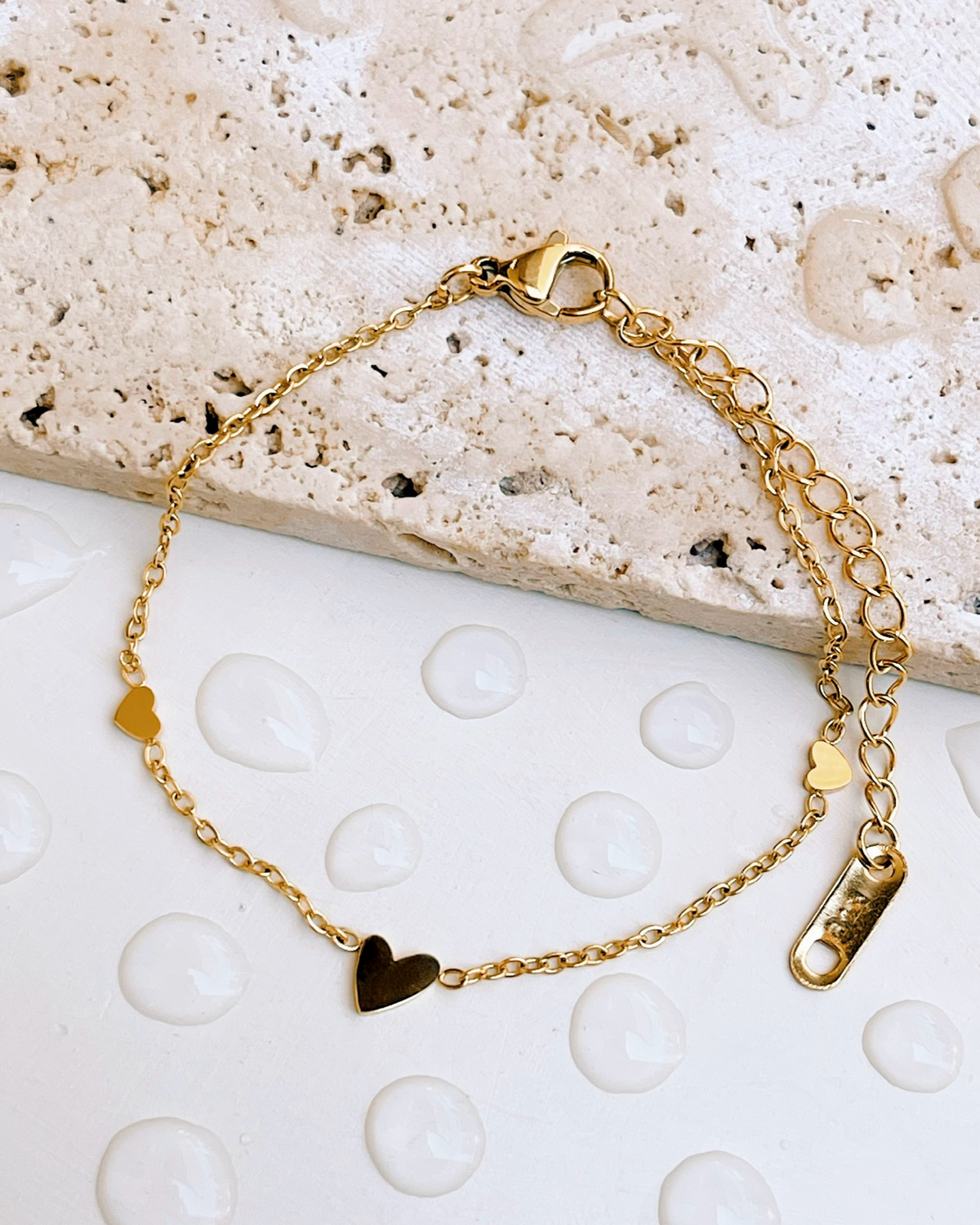 Jasmine Minimalist Triple Mini Heart Pendants Link Chain Gold Bracelet