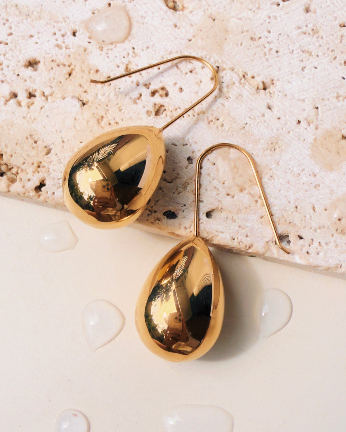 Gael Hooked Teardrop Waterdrop Shaped Gold Drop Earrings