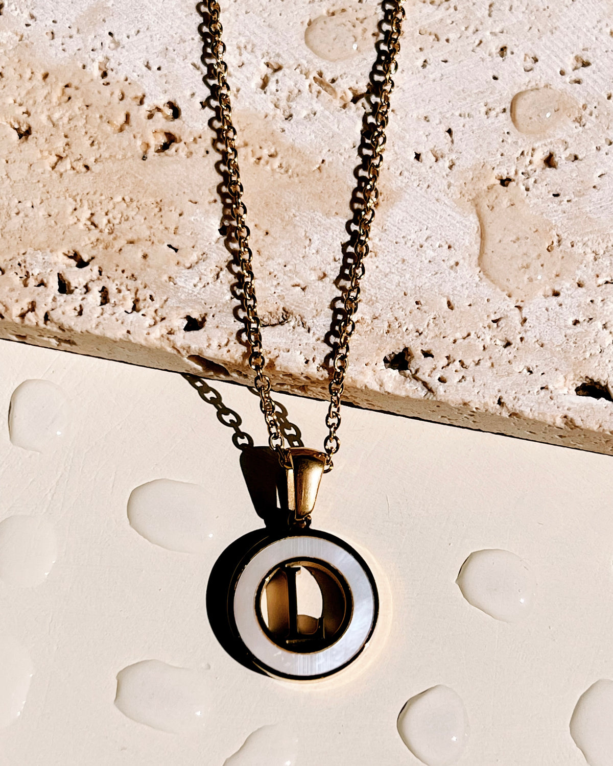 Abigail Letter Initials (A-Z) Shell Pendant Link Chain Gold Necklace