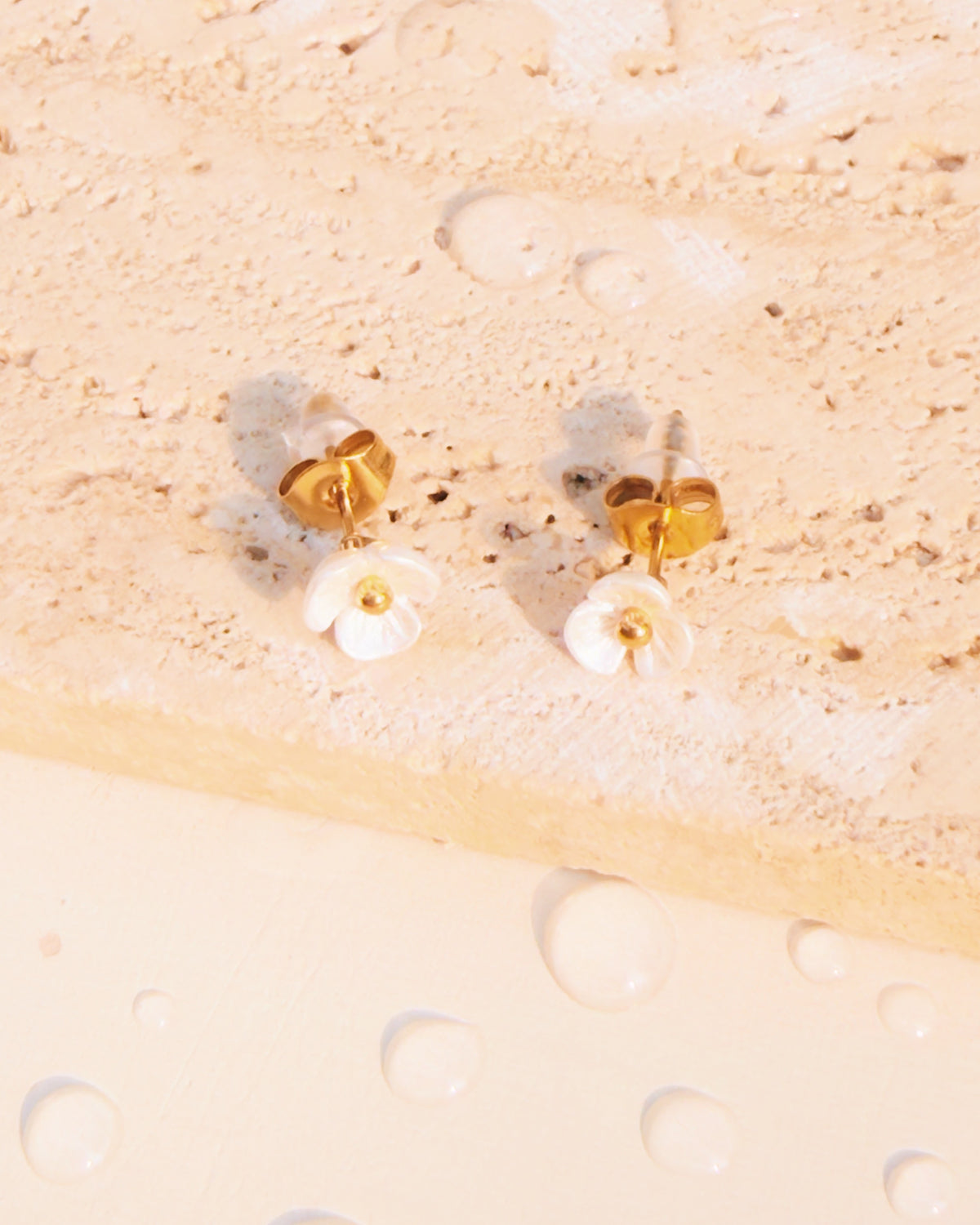 Noona White Petal Resin Flower Design Gold Stud Earrings