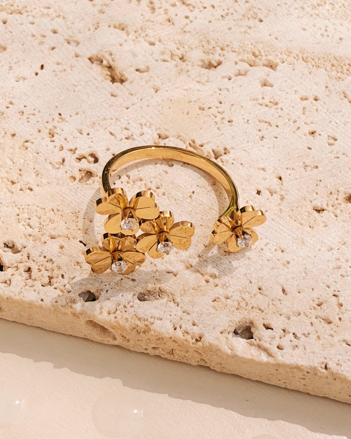 Holly Dual Top Head Multiple Solid Flower Shaped Zircon Center Pollen Design Layered Look Gold Open Ring