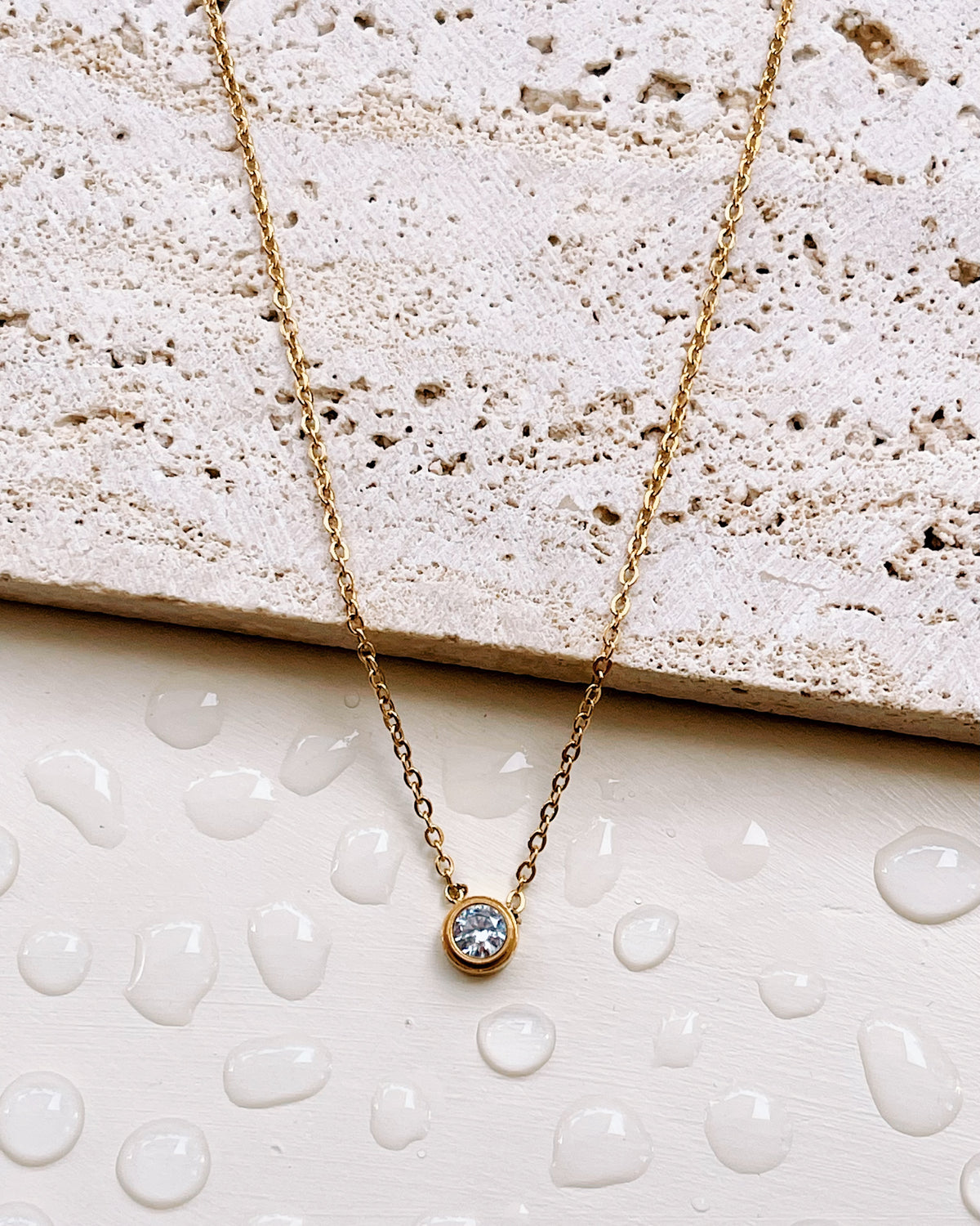 Fatima Minimalist Inlaid Round Zircon Pendant Link Chain Gold Necklace