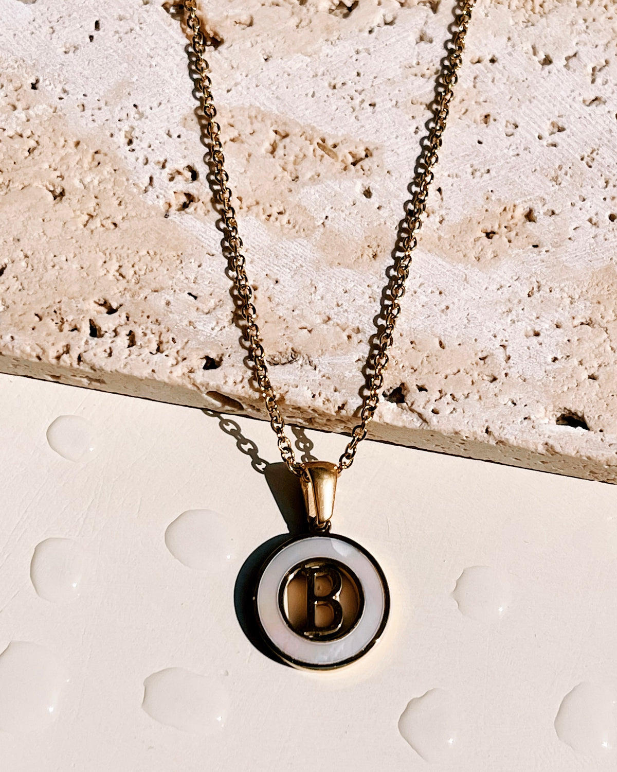 Abigail Letter Initials (A-Z) Shell Pendant Link Chain Gold Necklace