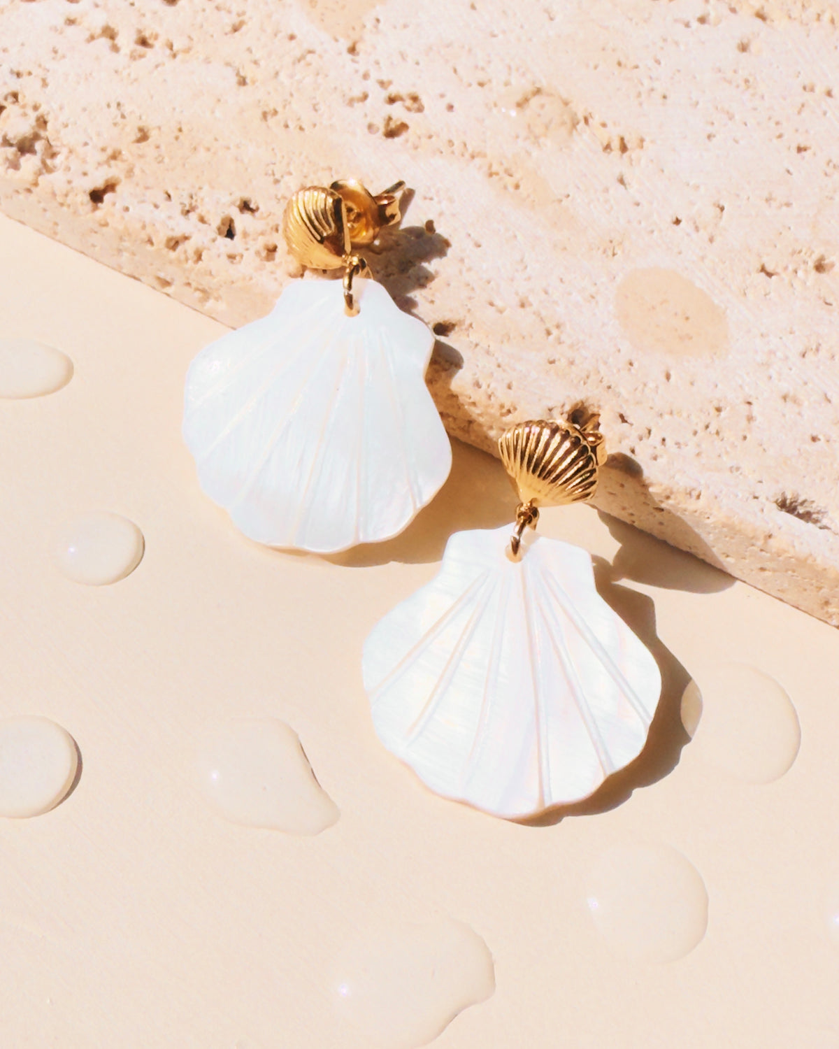 Quinn Shell Gold Stud Chunky Shell Stone Dangle Design Drop Earrings