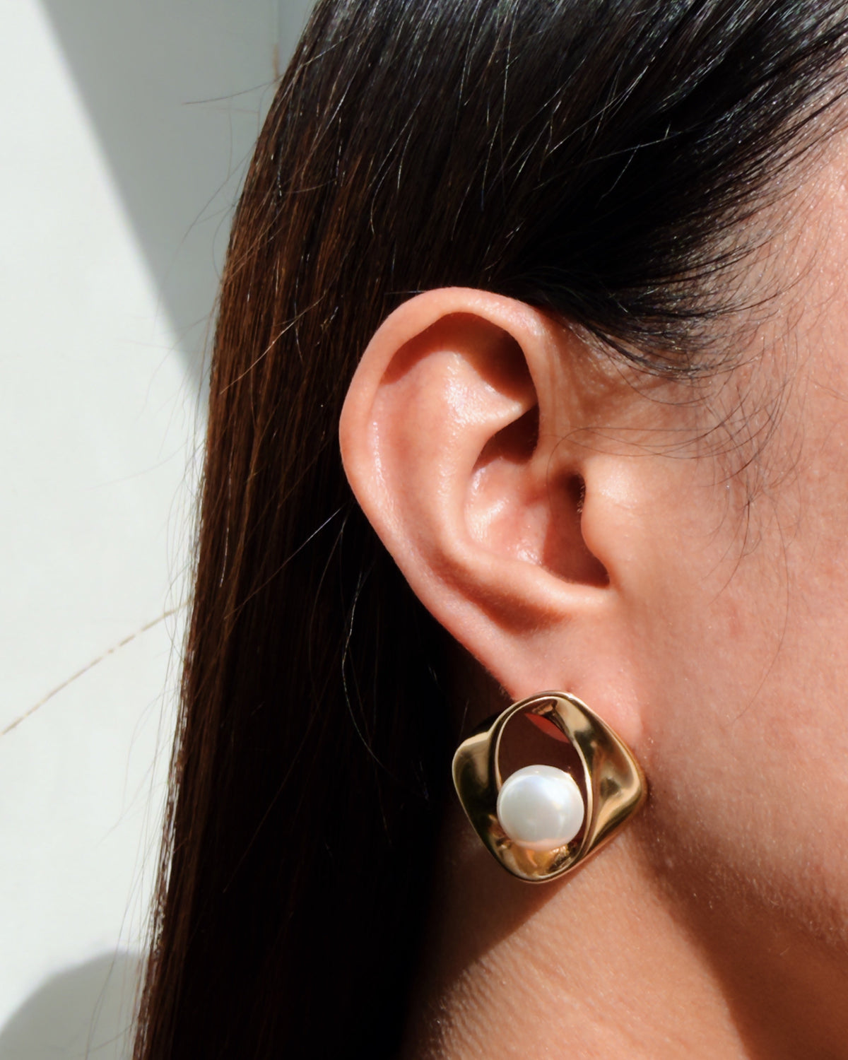 Mireya Chunky Pearl Middle Nested Eye Shaped Design Stud Drop Earrings