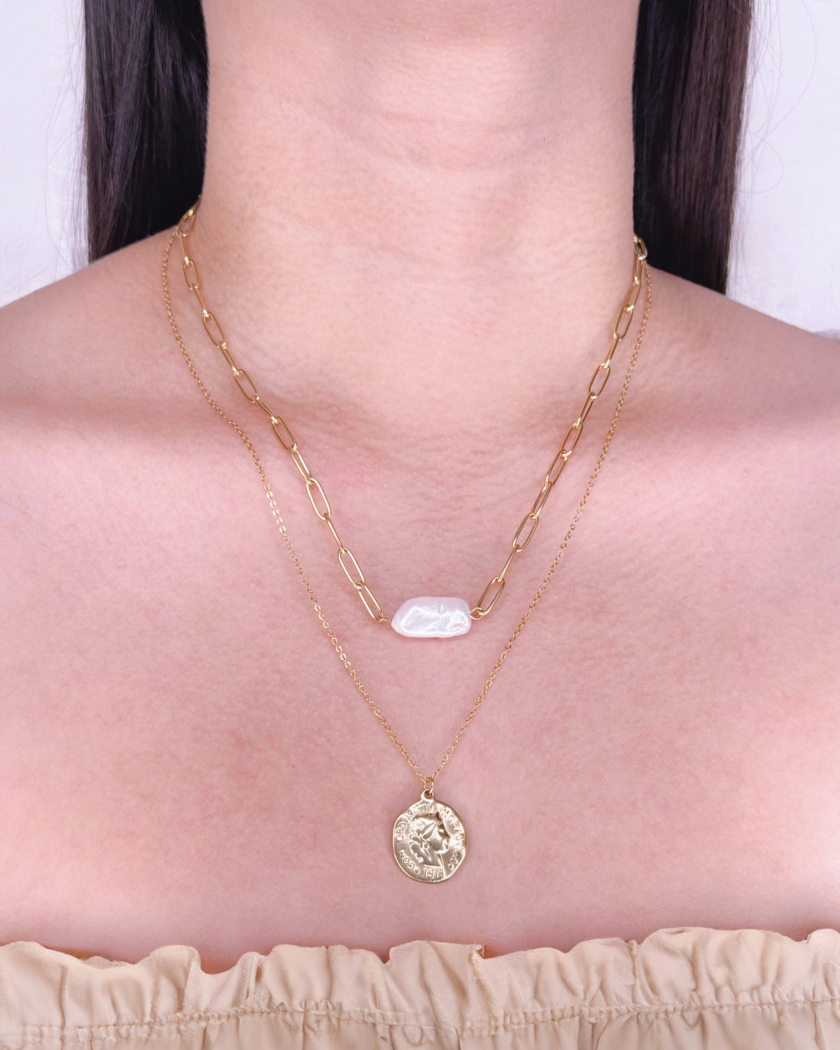 Bianca Double Layer Link Chain Pearl Pendant Paperclip Chain Carved Woman Portrait Coin Pendant Gold Necklace