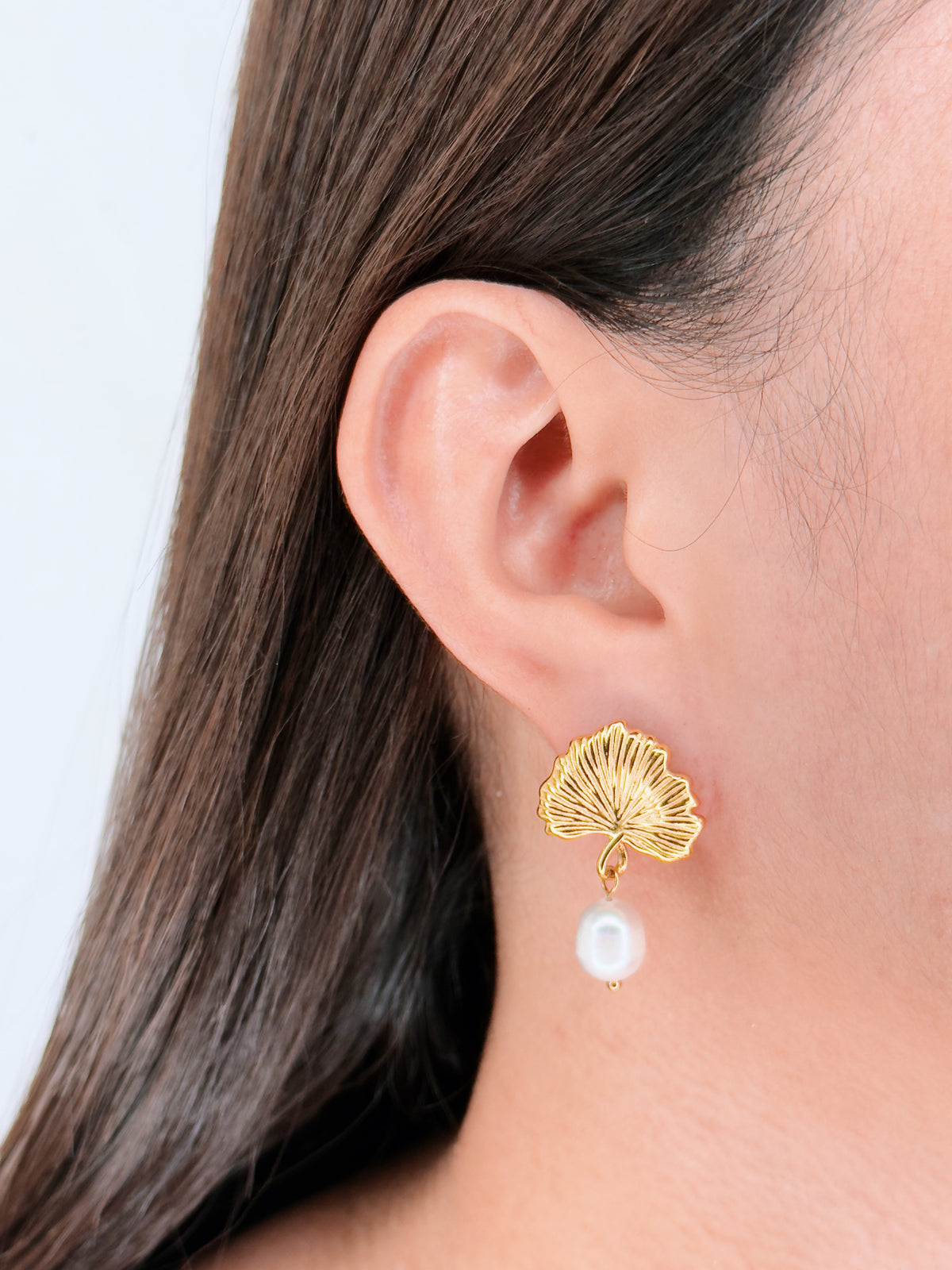 Mara Textured Leaf Fan Design Gold Stud Pearl Drop Earrings