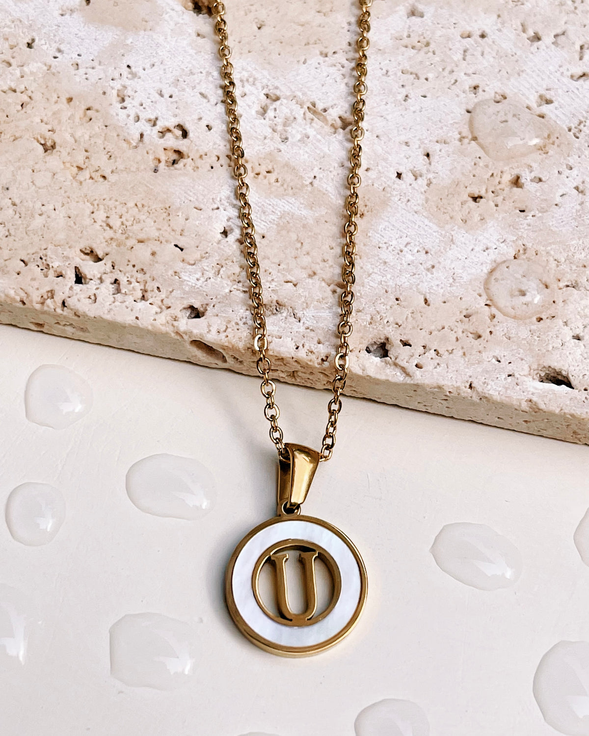 Abigail Letter Initials (A-Z) Shell Pendant Link Chain Gold Necklace