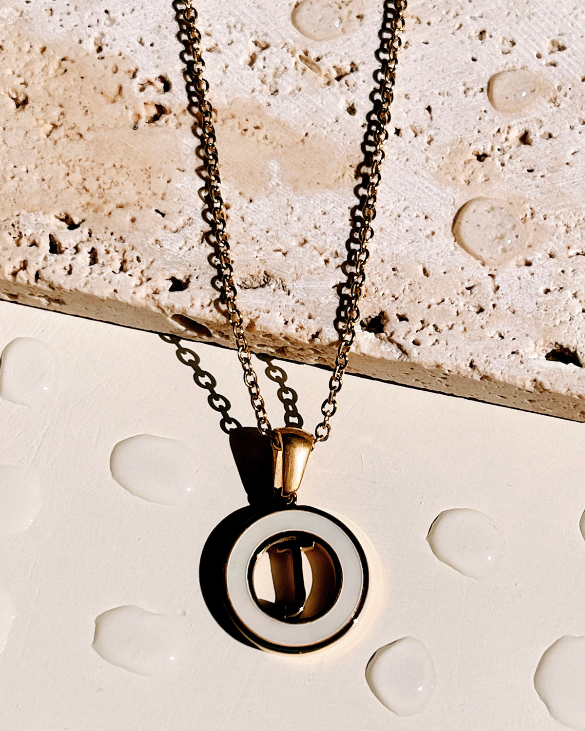 Abigail Letter Initials (A-Z) Shell Pendant Link Chain Gold Necklace