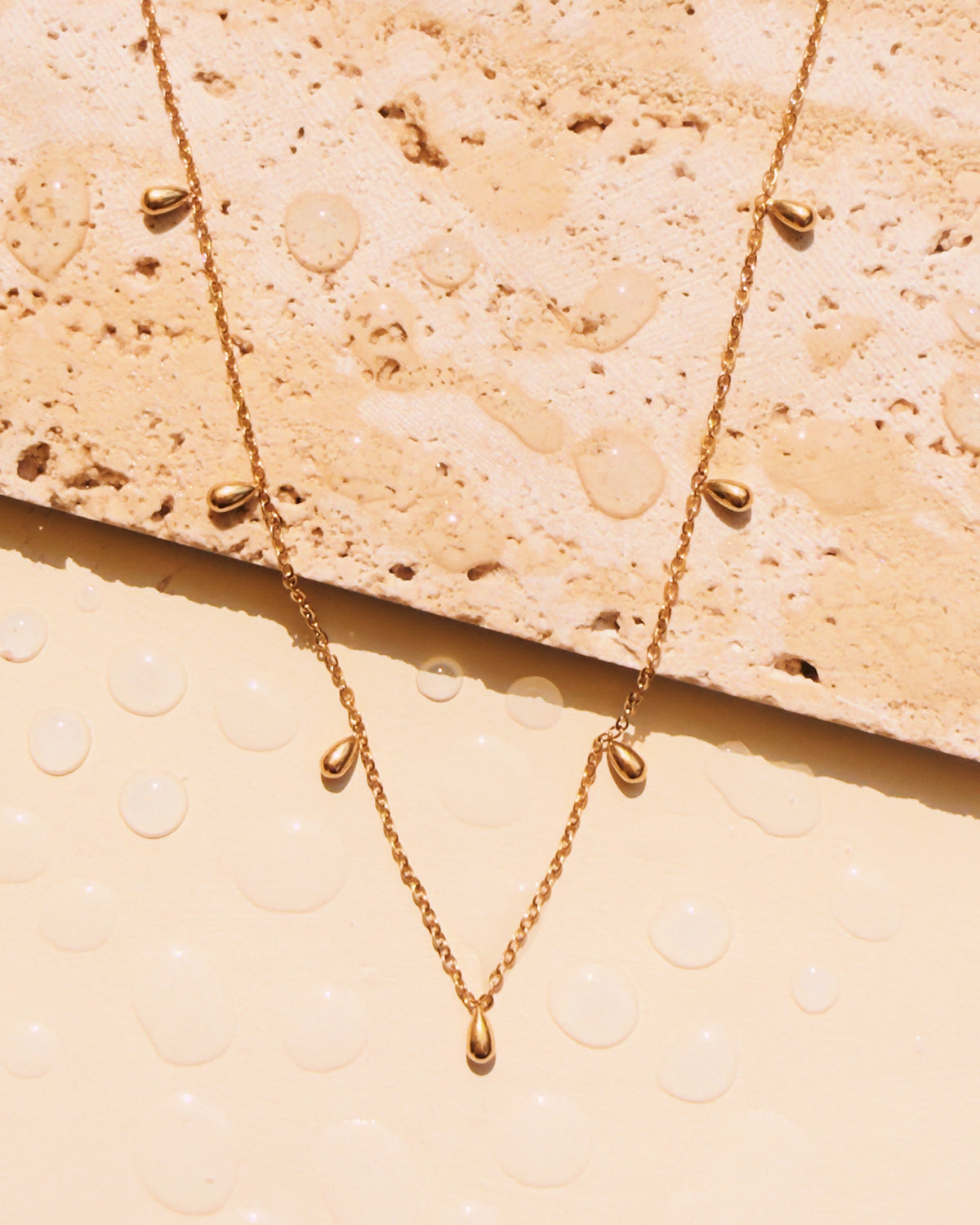 Arista Beaded Waterdrop Shaped Pendant Cable Link Chain Gold Necklace