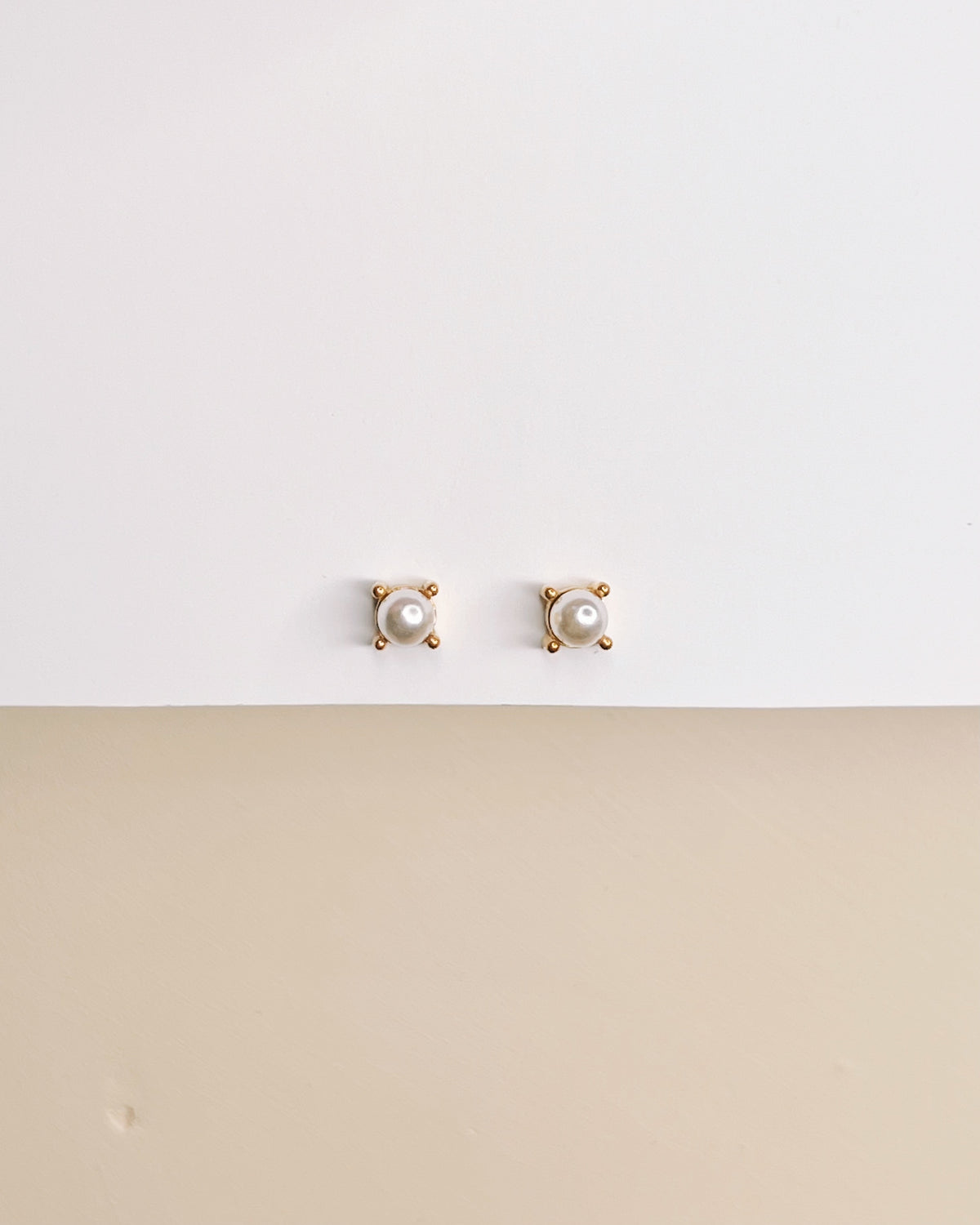 Taylor Mini Classic Round Imitation Pearl Gold Studs