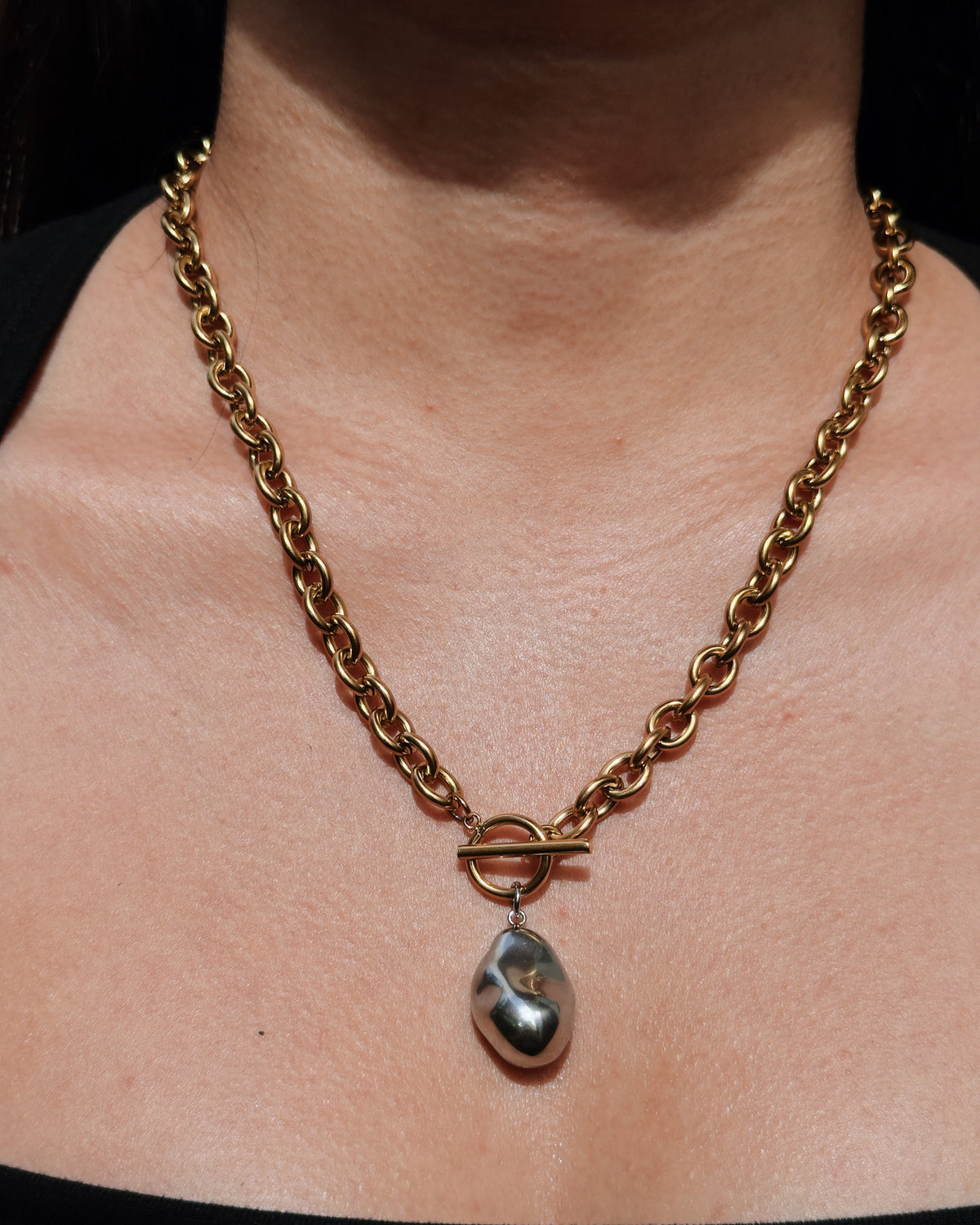 Qeziah Two Tone Chunky Silver Irregular Stone Shaped Design Pendant Chunky Gold Rounded Link Chain OT Lock Necklace