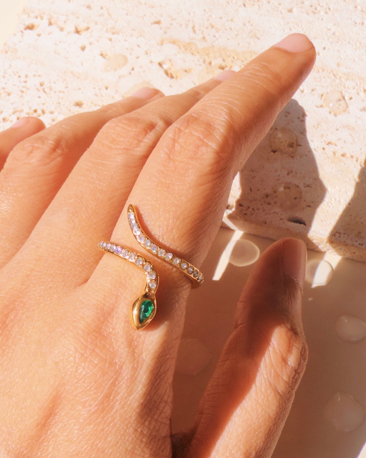 Ping Green Zircon Snake Head Clear Zircon Paved Tail Coiled Design Open Gold Ring