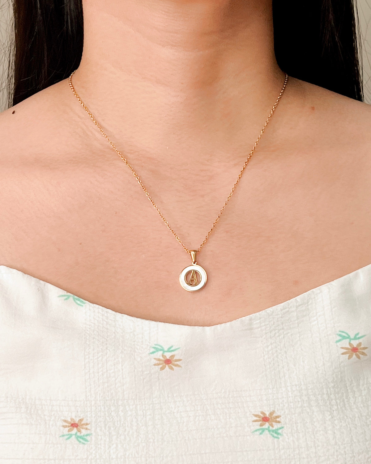 Abigail Letter Initials (A-Z) Shell Pendant Link Chain Gold Necklace