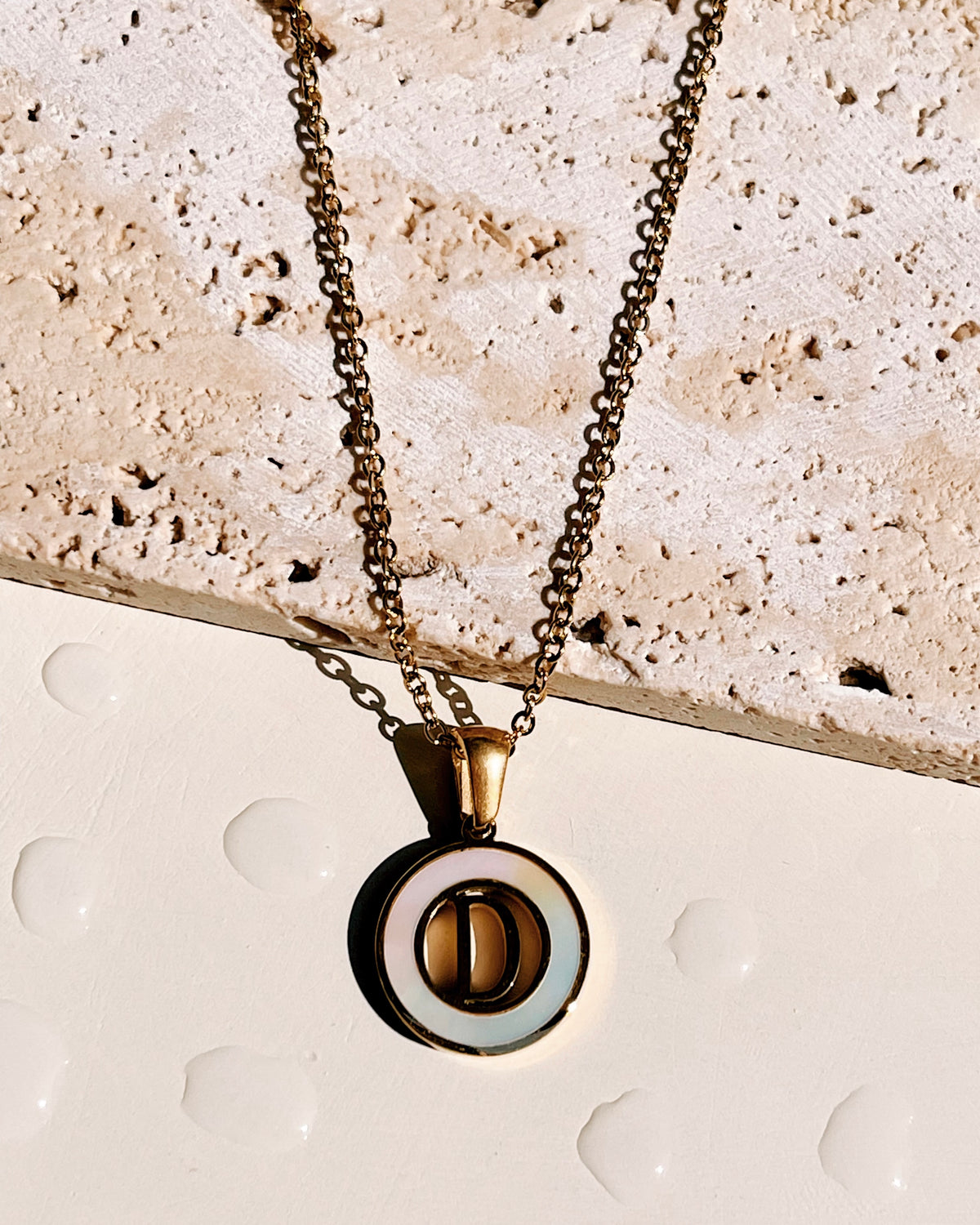 Abigail Letter Initials (A-Z) Shell Pendant Link Chain Gold Necklace