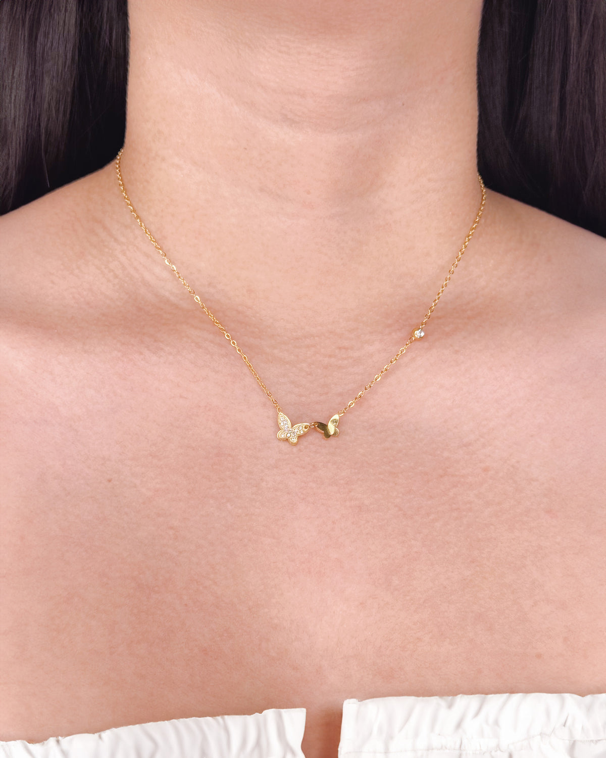 Hiraya Dual Butterfly Zircon Paved Pendants Rounded Zircon Bezel Set Side Pendant Classic Link Chain Gold Necklace