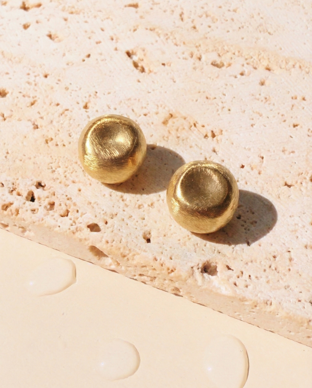 Iexlyn Textured Vintage Design Hammered Rounded Ball Gold Stud Earrings