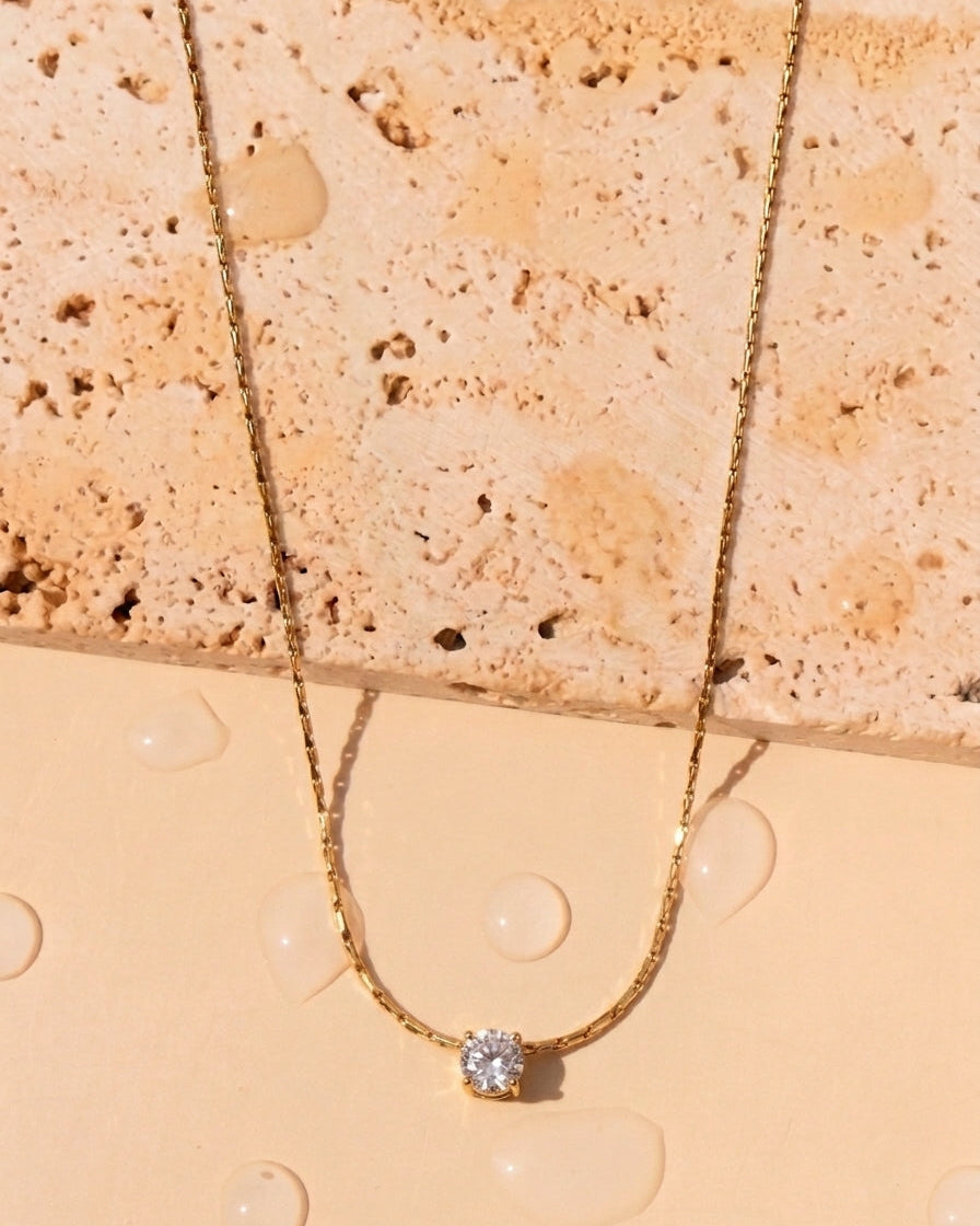 Archer (White) Round Clear Zircon Pendant Anchor Link Chain Gold Necklace