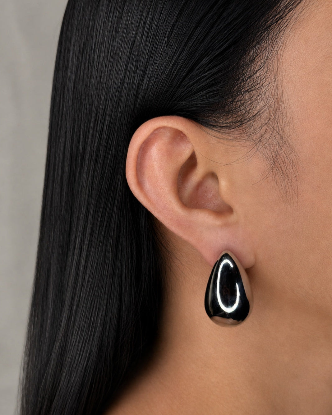 Ebelina Chunky Glossy Heavy Teardrop Waterdrop Hollow Back Design Silver Drop Earrings