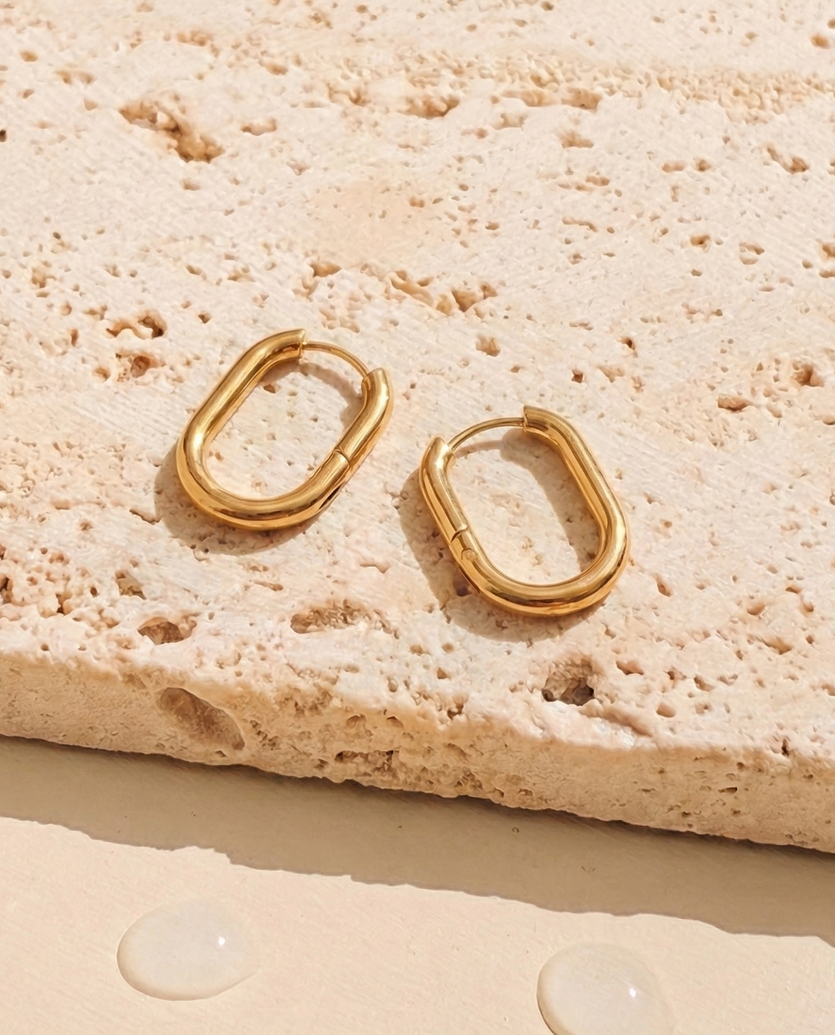 Eulalia Thick Rounded U-Shaped Gold Huggies