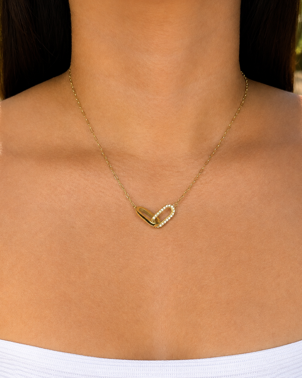 Fendi Dual Oval Shaped Zircon Paved Interlocked Pendant Classic Thin Link Chain Gold Necklace