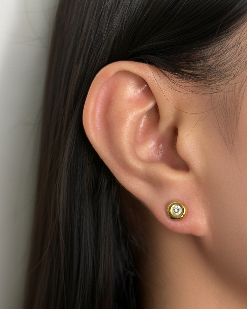 Grinnel (Bundle Set) Round Zircon Thick Bezel Set Gold Stud Earrings Round Zircon Thick Bezel Set Pendant Classic Thin Link Chain Gold Necklace