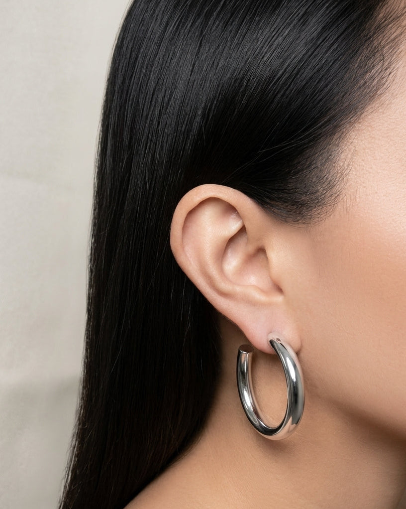 Ilysara (Silver) C-Shaped Big Rounded Minimalist Lighweight Silver Hoop Earrings