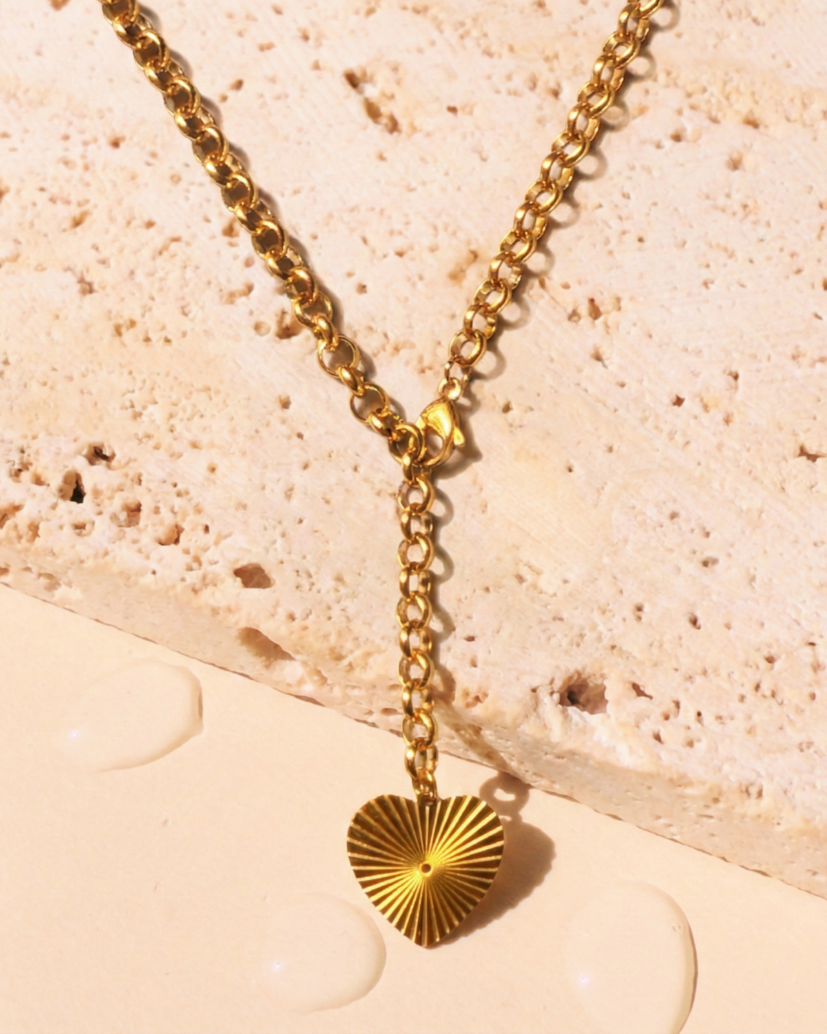Jaryth Heart Shaped Pleated Design Pendant Round Ring Link Chain Lock Adjustable Gold Necklace