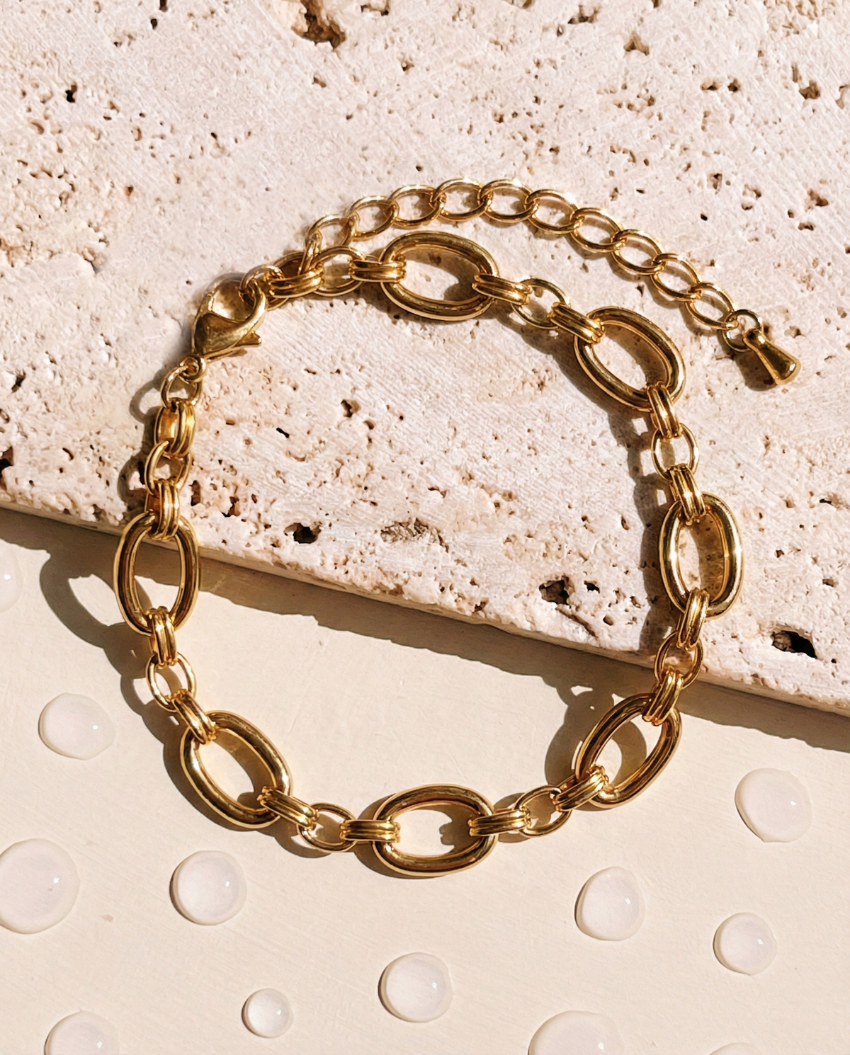 Lirvaya Oval Hoop Chain Triple Hoop Link Design Gold Bracelet