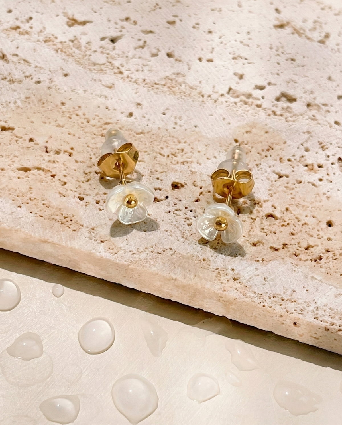 Noona White Petal Resin Flower Design Gold Stud Earrings