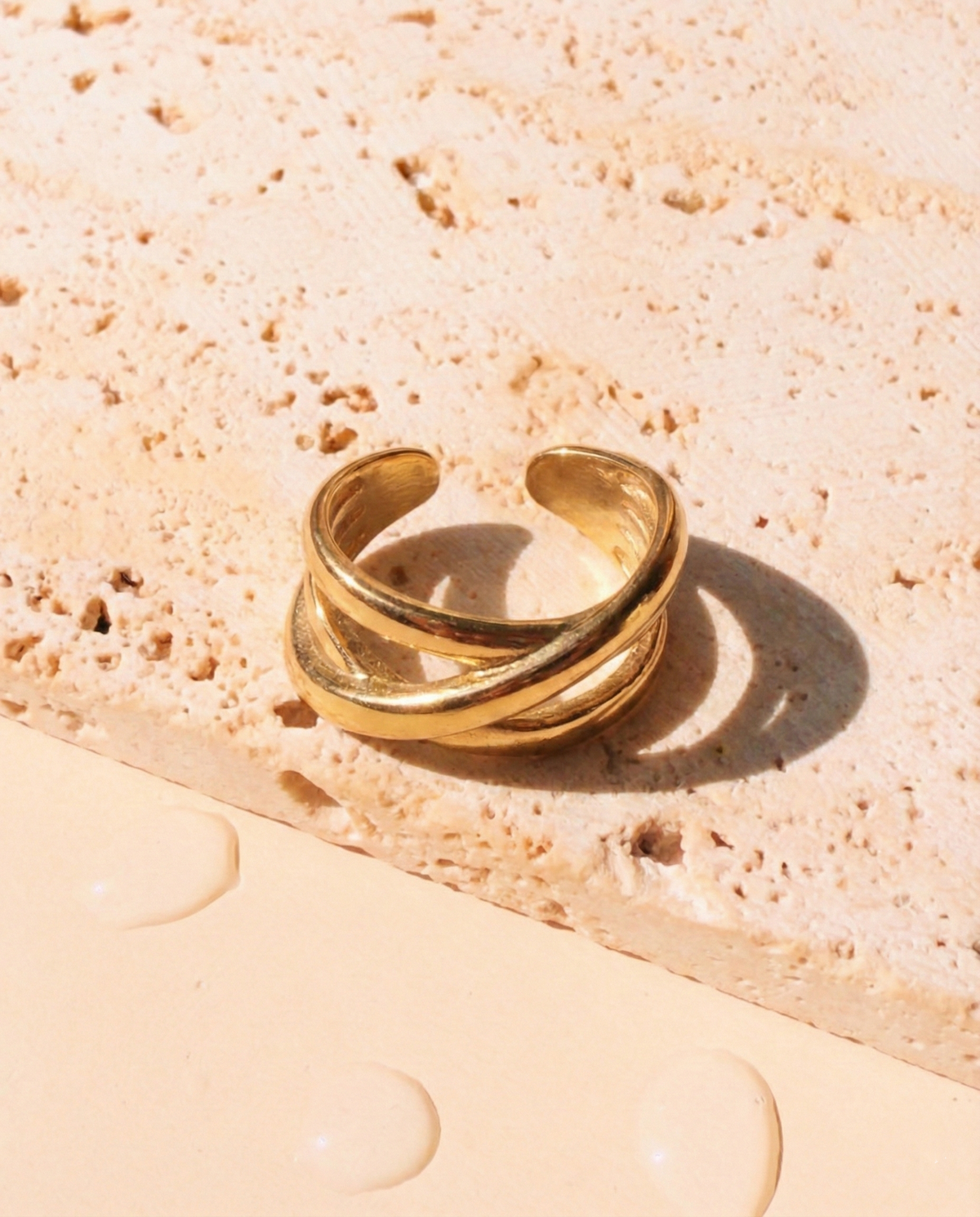 Qorina Layered Design Smooth Thick Linear Intertwined Design Open Ring