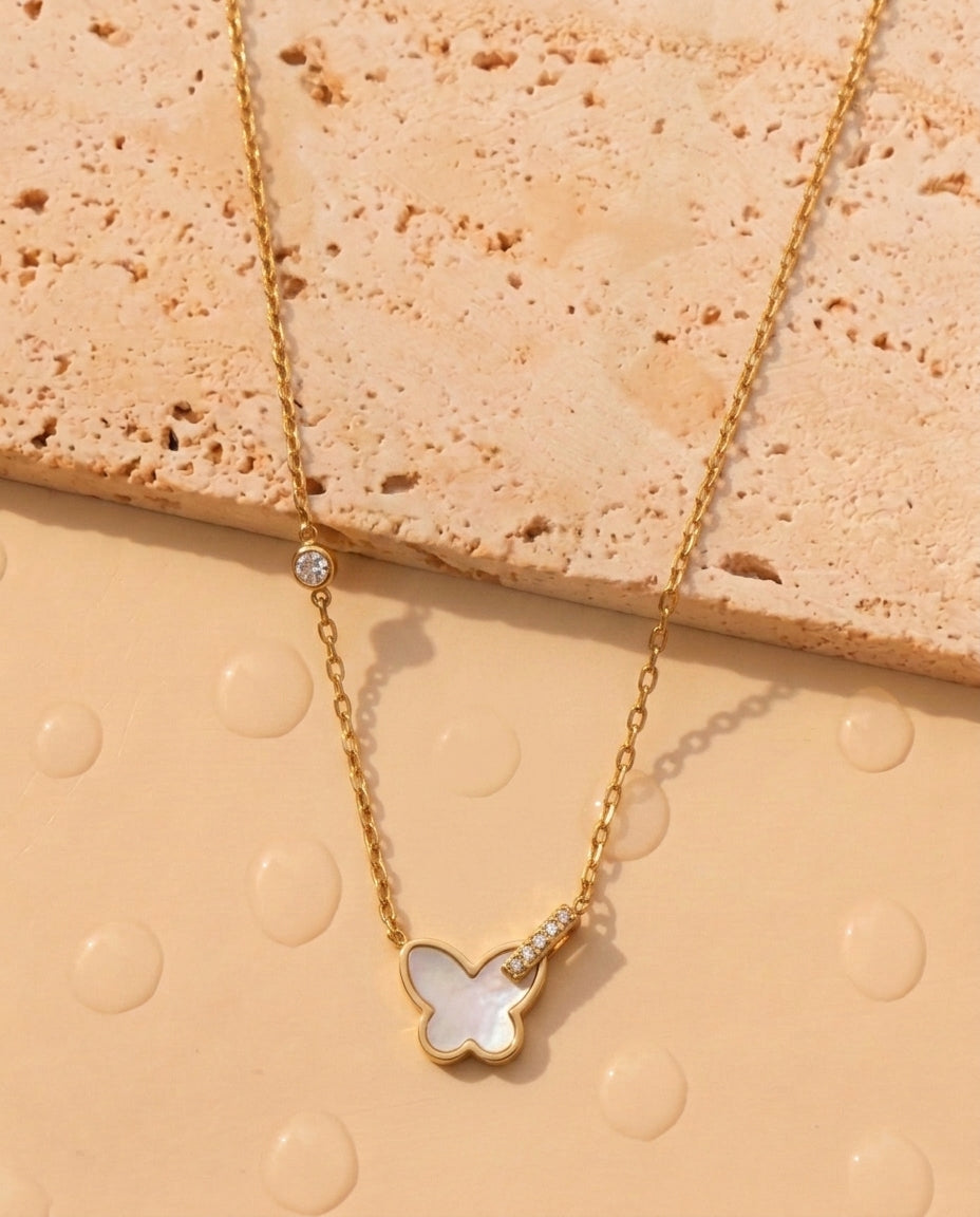 Seanna Zircon Paved Bar Shell Stone Butterfly Shaped Pendant Round Zircon Side Pendant Classic Thin Link Chain Gold Necklace