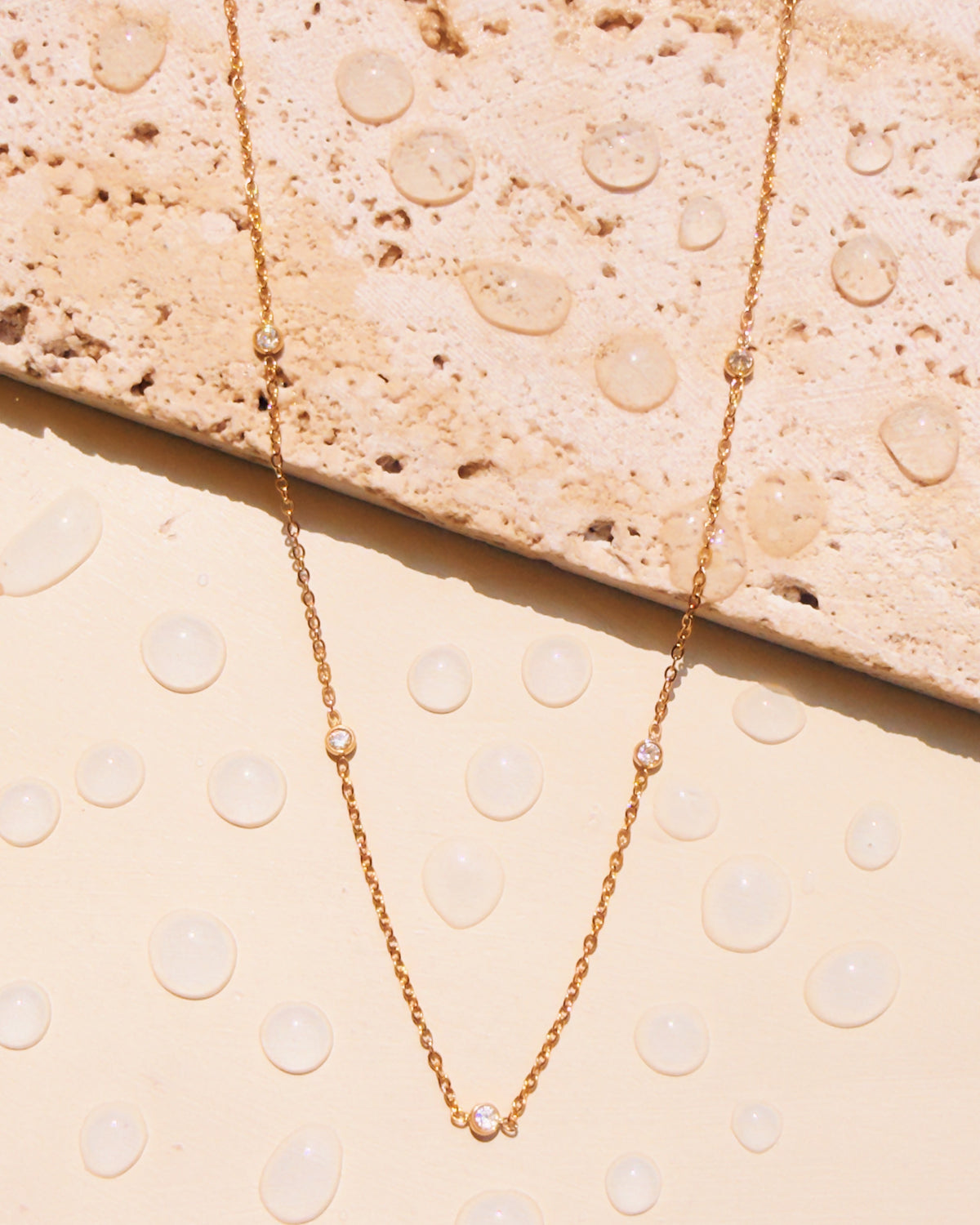 Oprah Round Zircon Inlaid Bezel Set Beaded Classic Link Chain Design (Chain Only) Gold Necklace