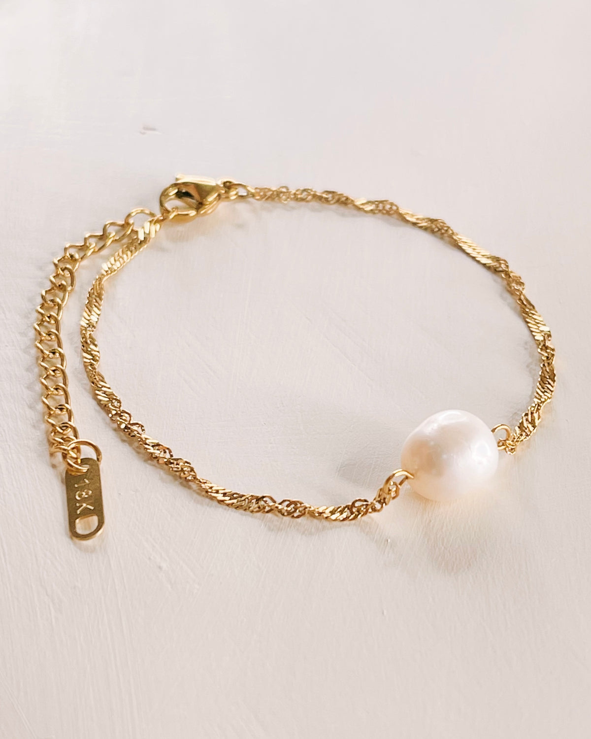 Lyra Baroque Freshwater Pearl Charm Gold Bracelet