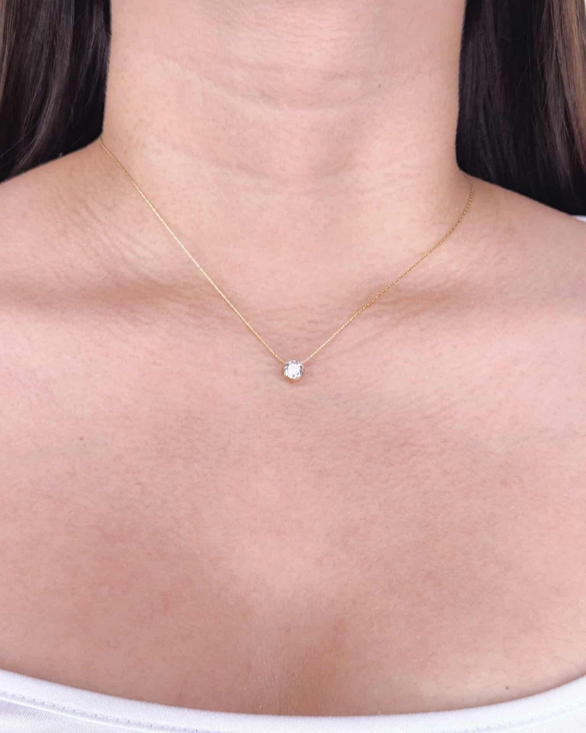 Gladys Round Zircon Bezel Crowned Setting Pendant Thin Anchor Chain Gold Necklace