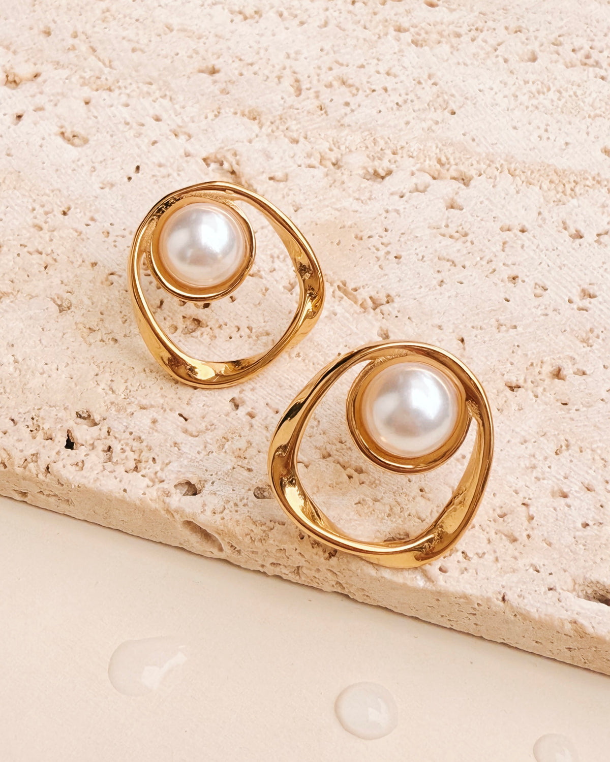 Debbie Halo Design Pearl Inlaid Set Centerpiece Gold Stud Earrings