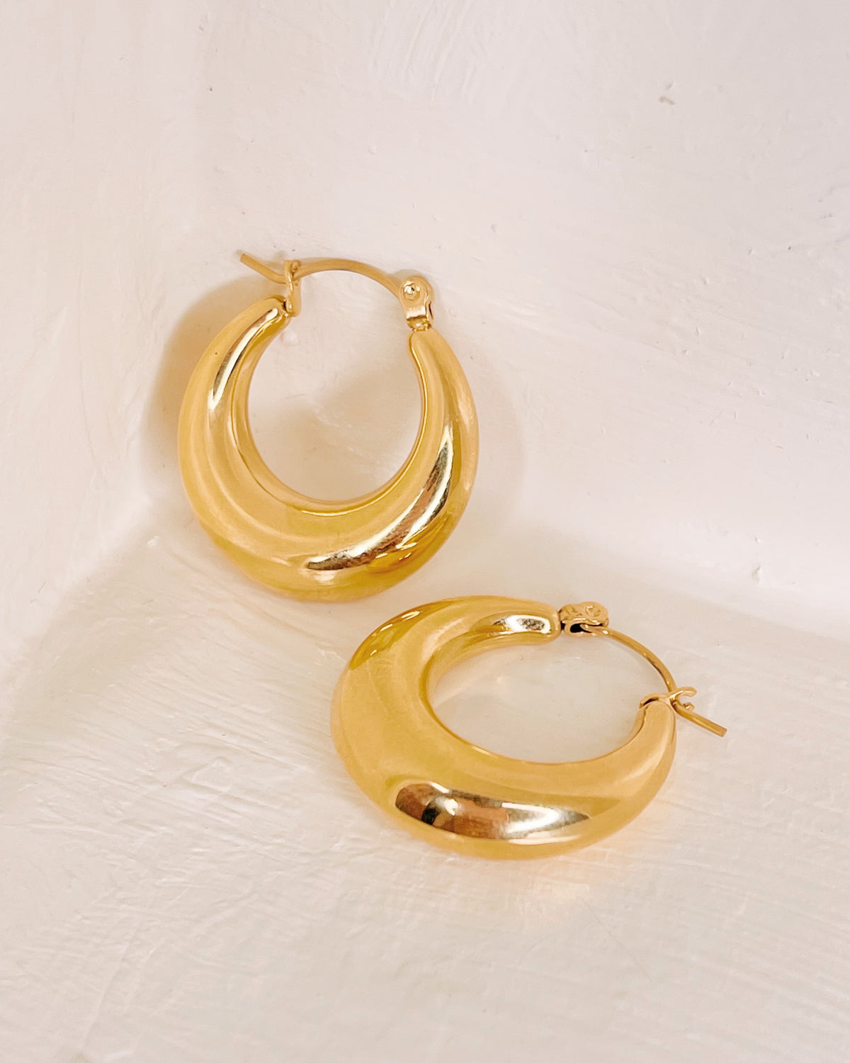 Kaitlyn Chunky Round Gold Hoops