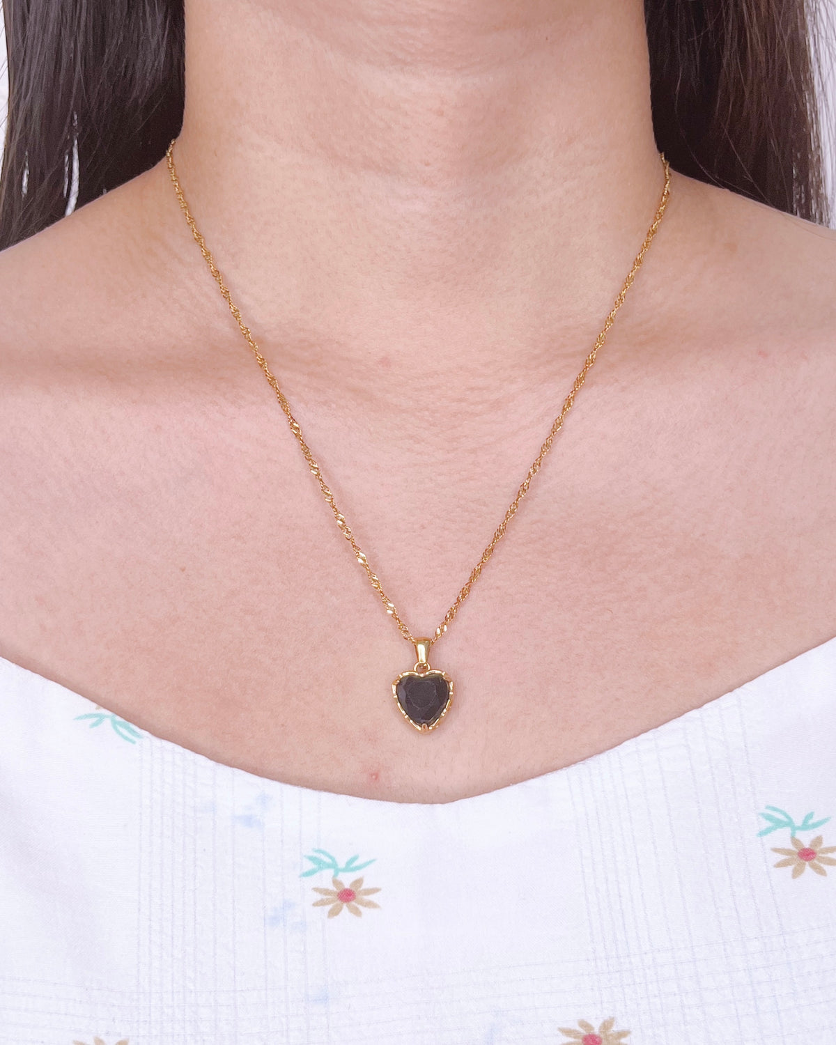 Cameron Black Stone Heart Shaped Pendant Twisted Chain Gold Necklace