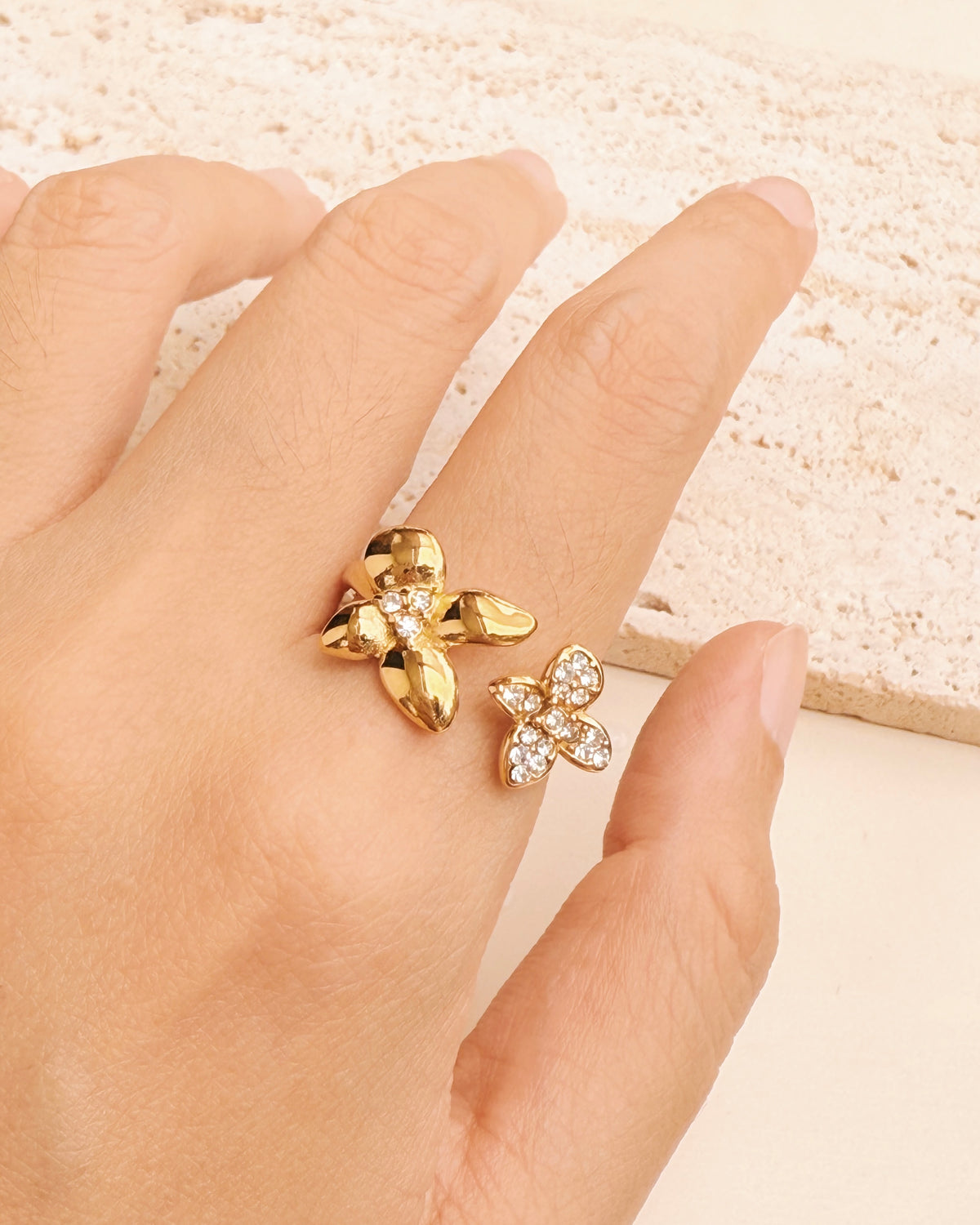 Daenerys Dual Flower Shaped Zircon Paved Hammered Design Big Small Top Center Design Gold Open Ring