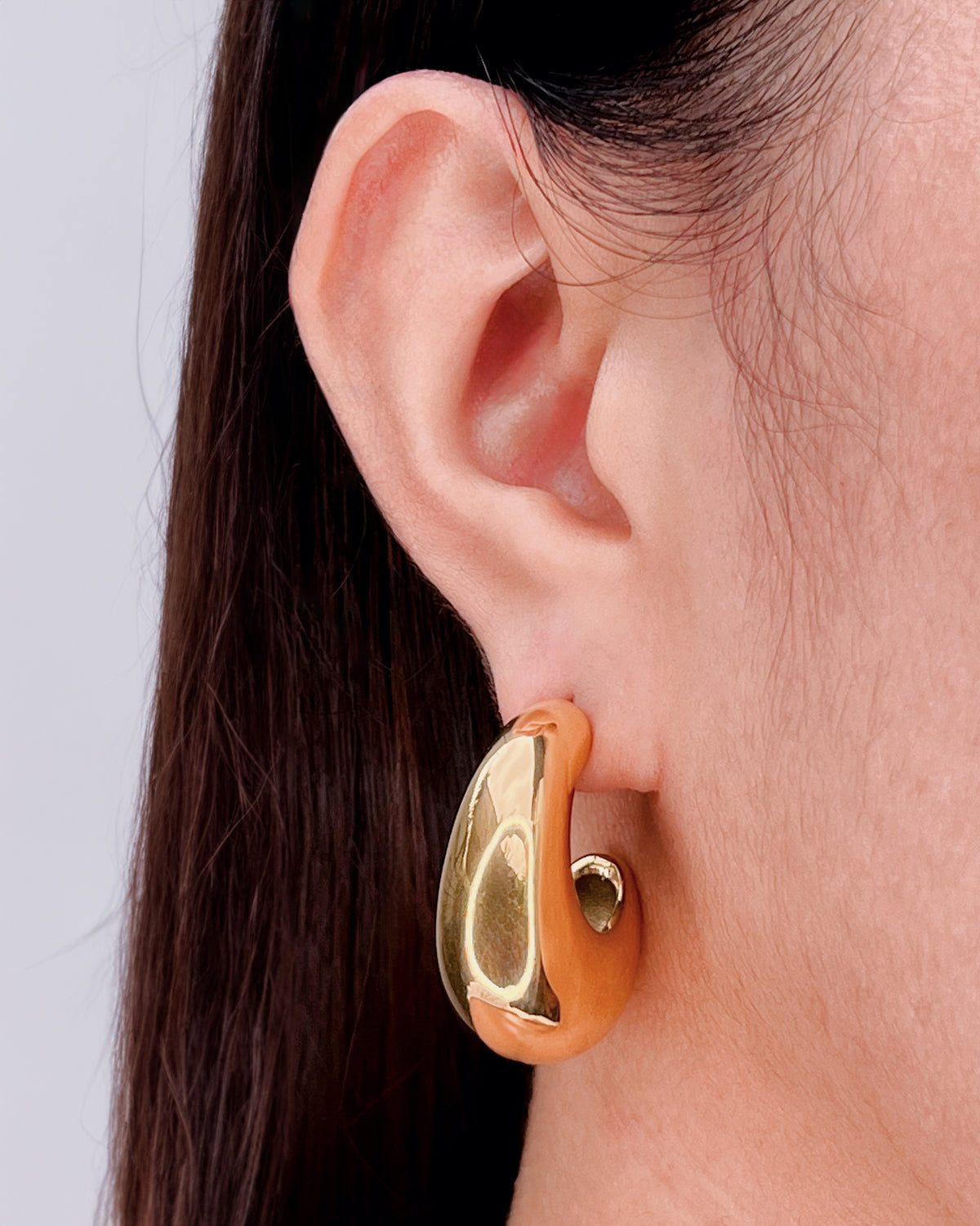 Aria Chunky Curved Water Drop Design Gold Stud Drop Earrings