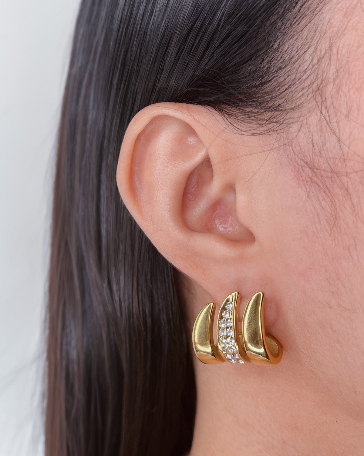 Atlas Fire Shaped Middle Zircon Paved Gold Hoop Studs