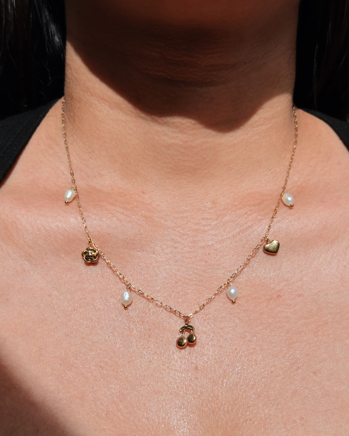Selah Pearl Beads Heart Beads Pendant Cherry Shaped Center Pendant Oval Link Chain Gold Necklace