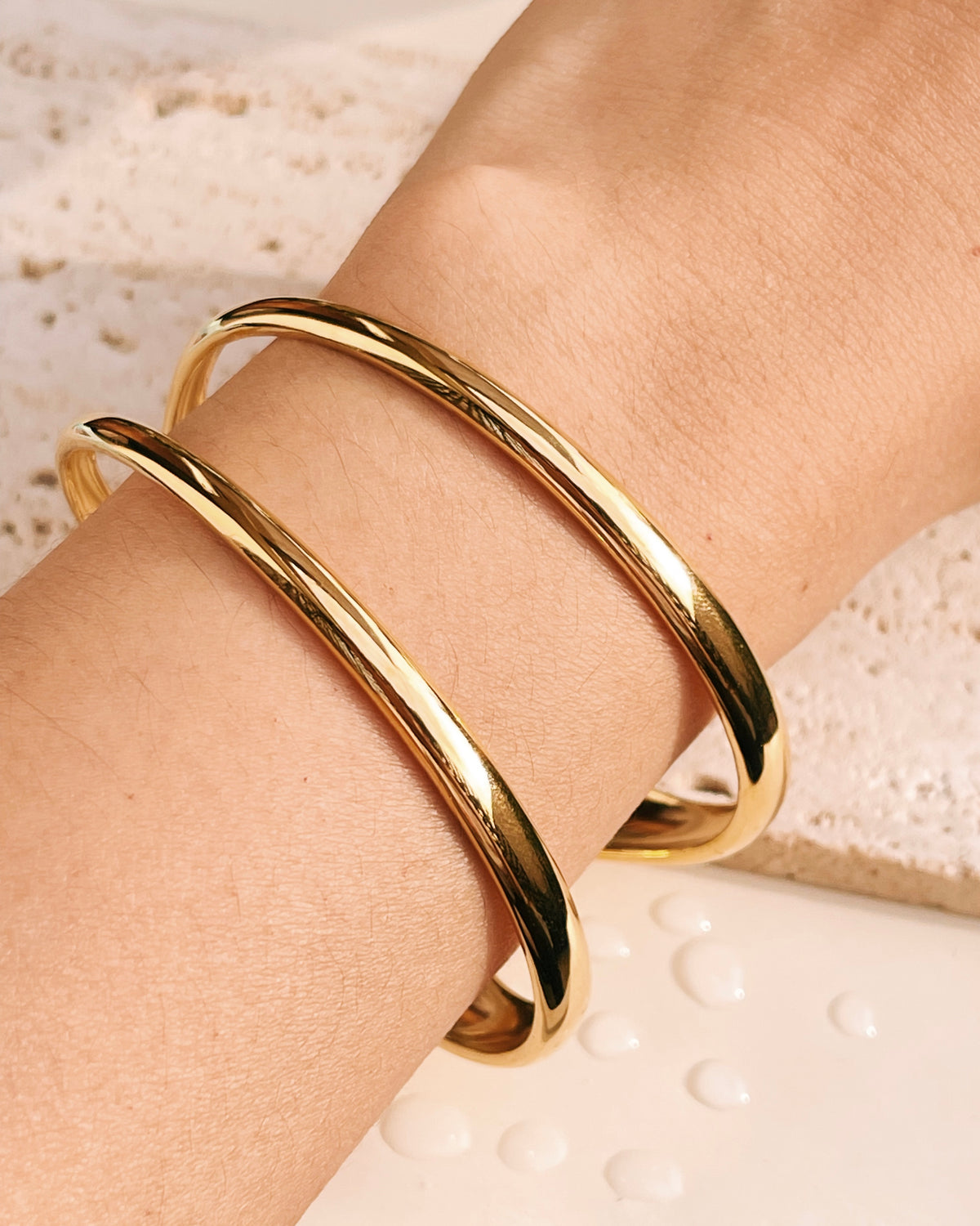 Abby Double Layer Hollow Middle Flat Design Gold Bangle