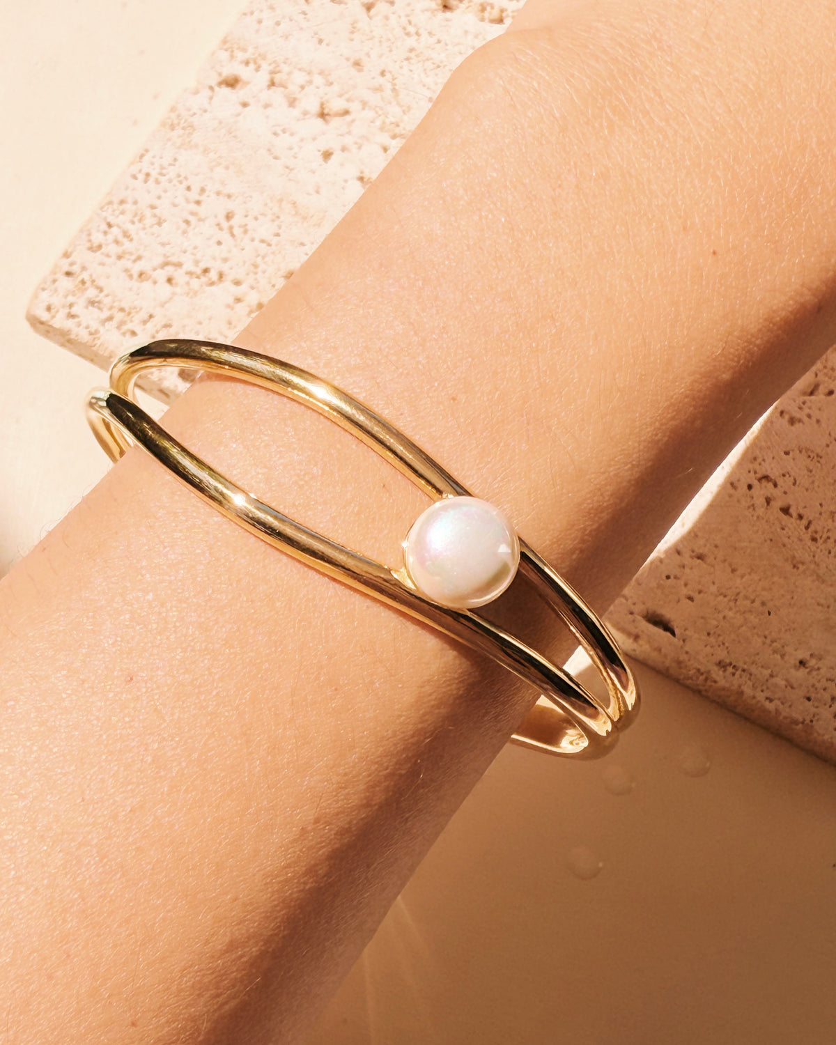 Helga Double Layer Rounded Hollow Middle Wavy Design Pearl Inlaid Set Centerstone Gold Bangle